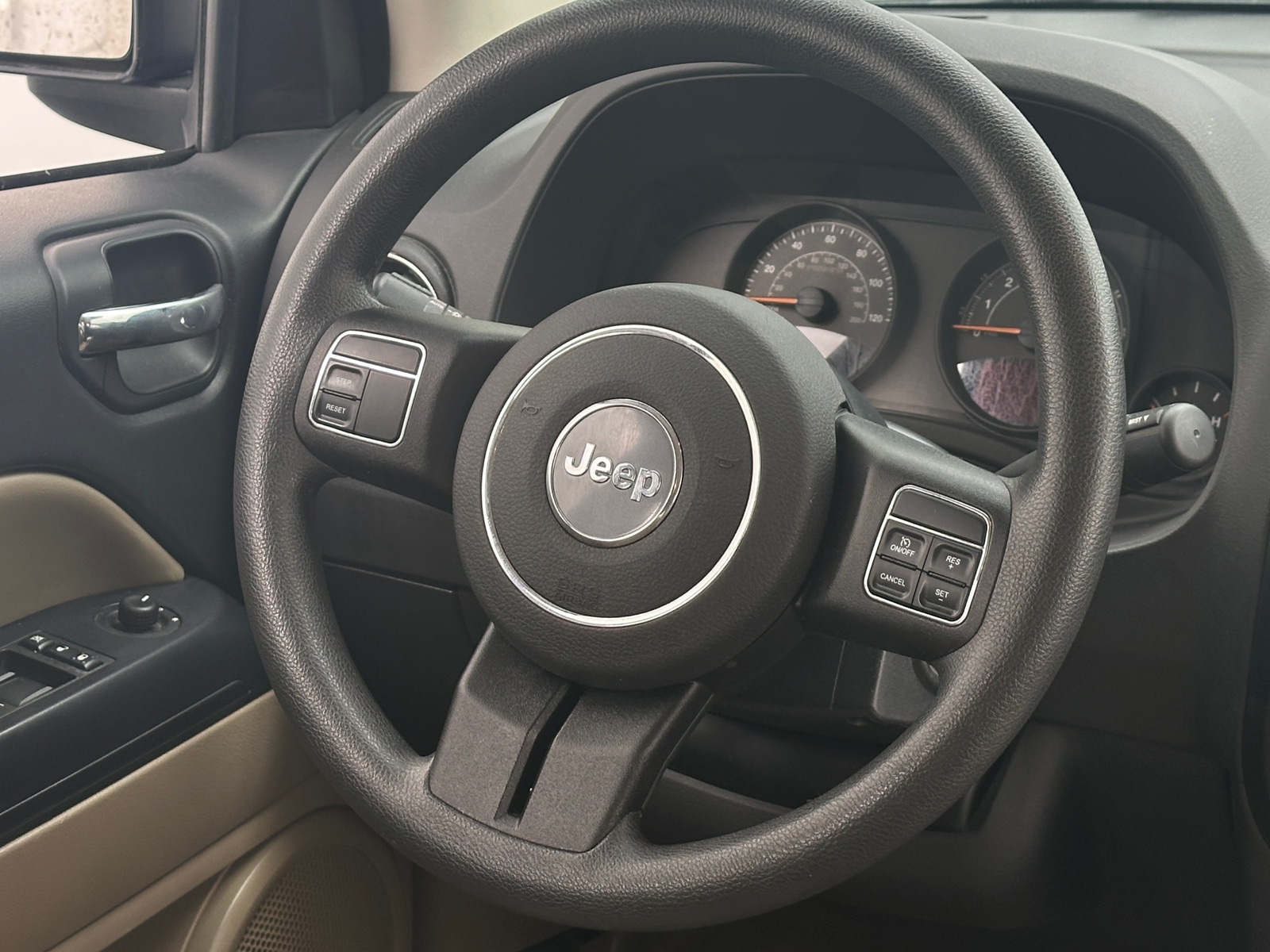 Thumbnail: 2016 Jeep Compass - 5