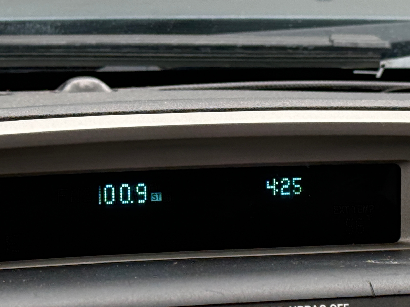 Thumbnail: 2011 Ford Escape - 4