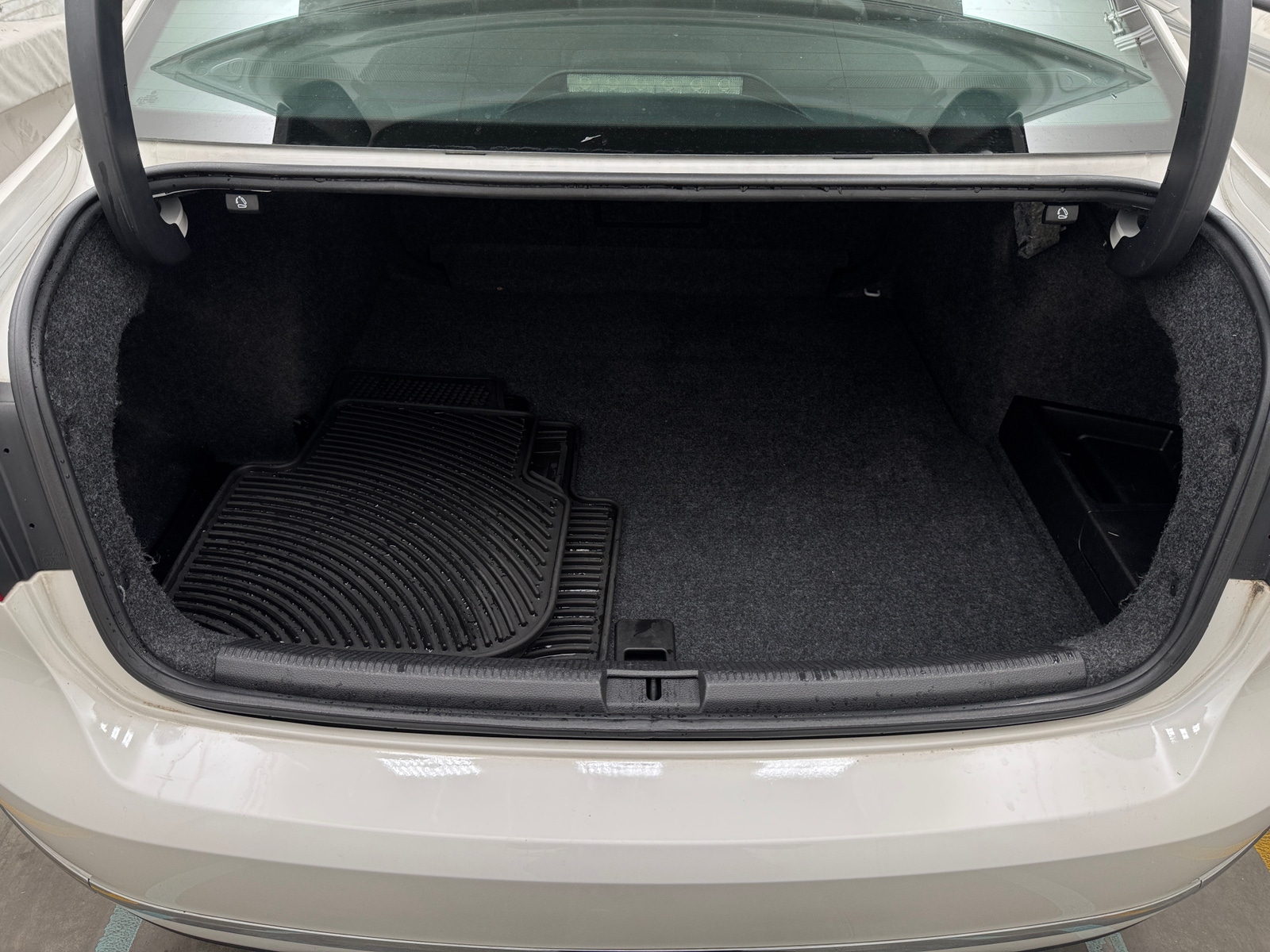 Thumbnail: 2015 Volkswagen Passat - 6