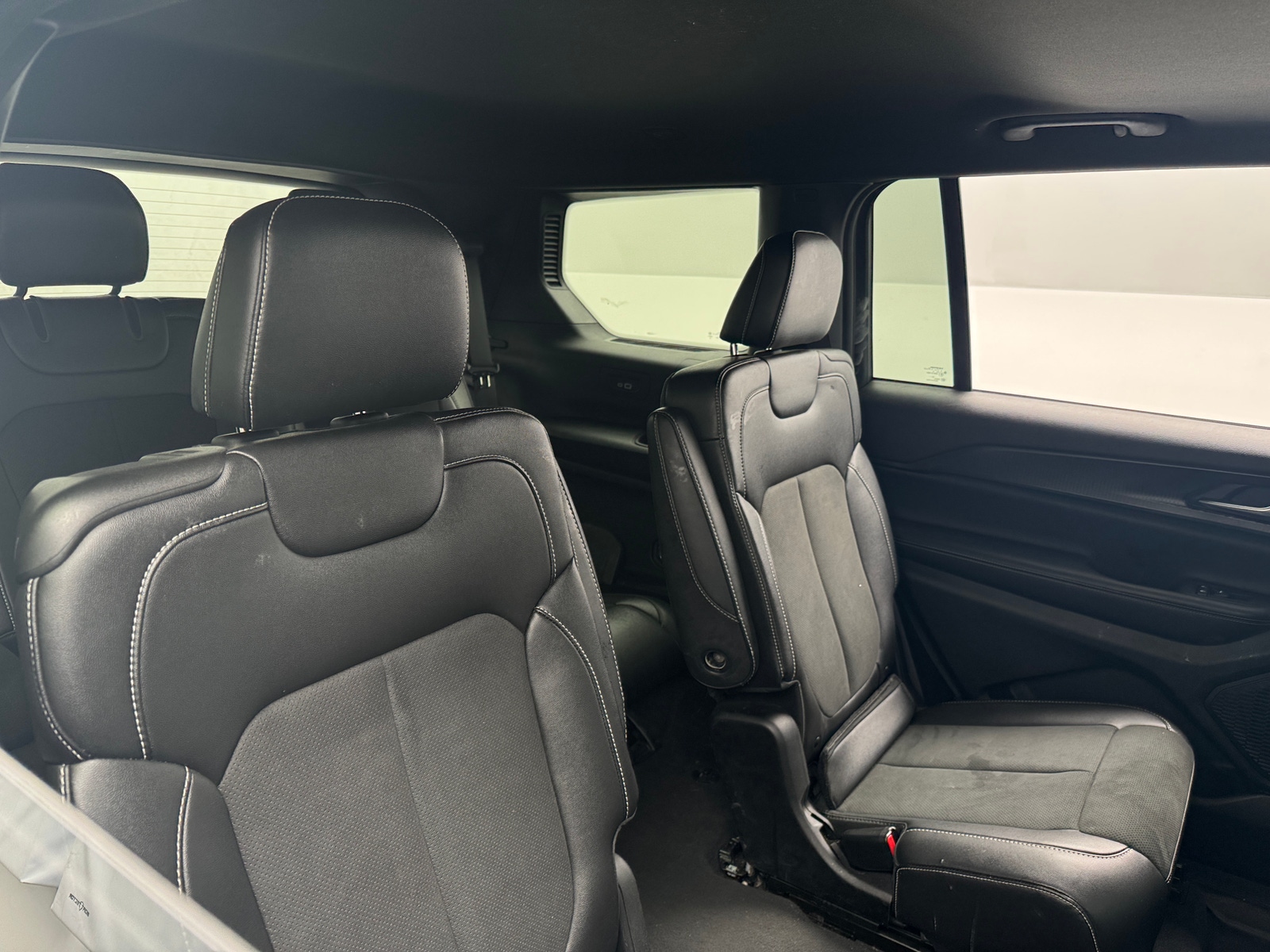 Thumbnail: 2023 Jeep Grand Cherokee L - 5