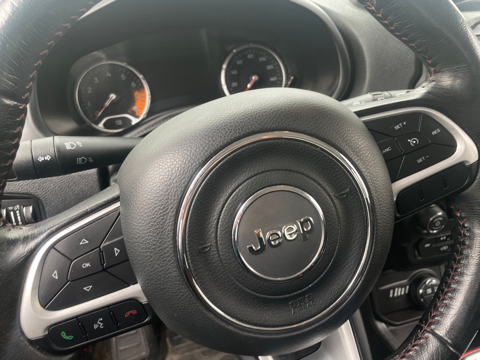 Thumbnail: 2018 Jeep Renegade - 5