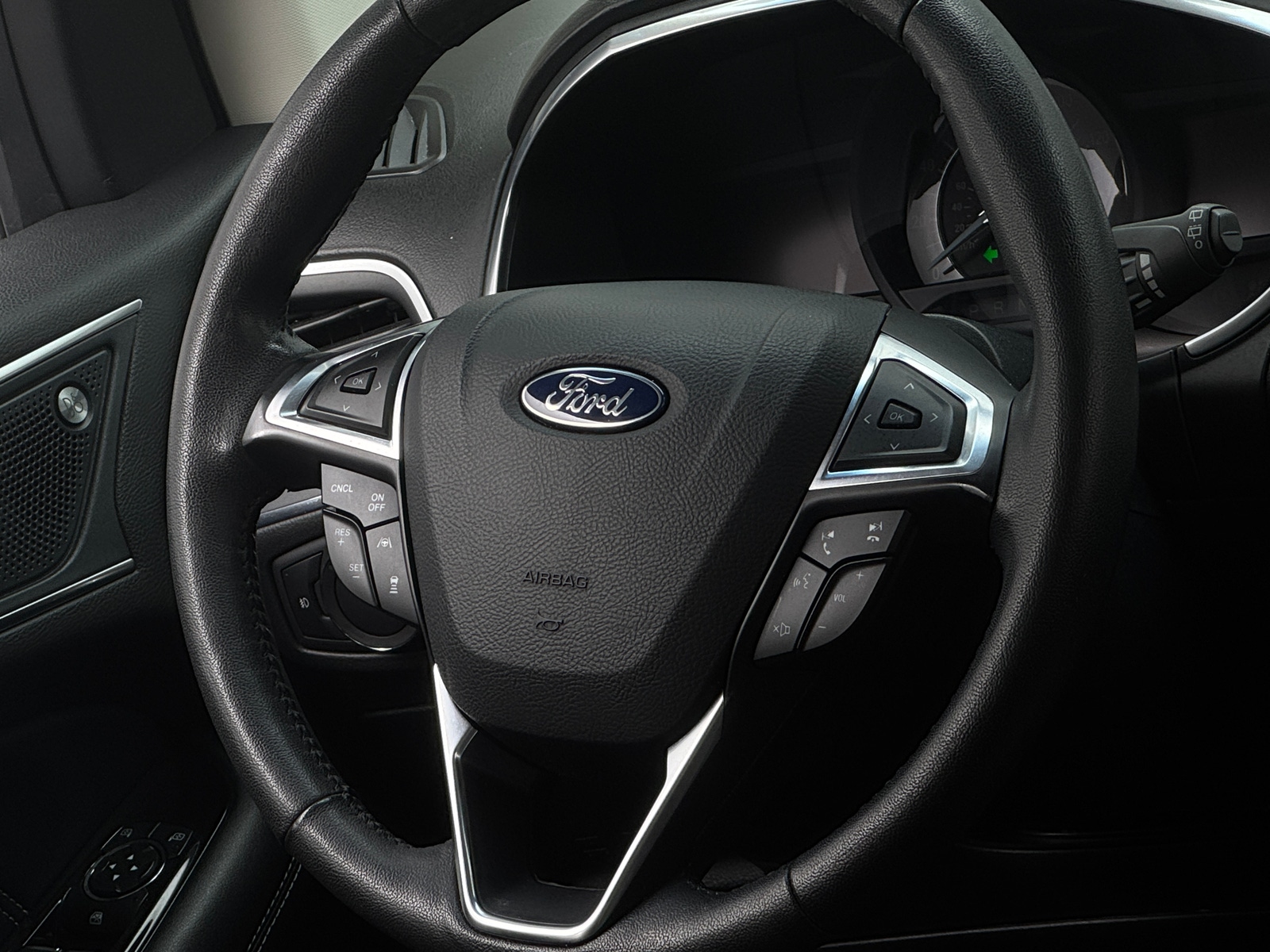 Thumbnail: 2019 Ford Edge - 4