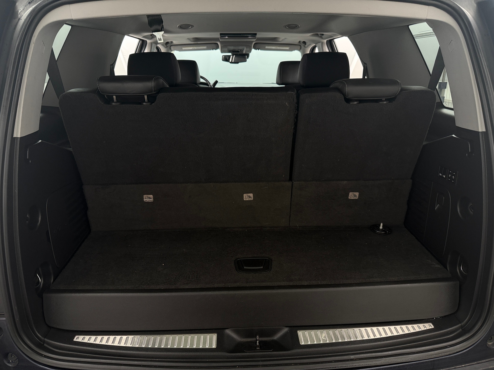 Thumbnail: 2020 Chevrolet Tahoe - 6