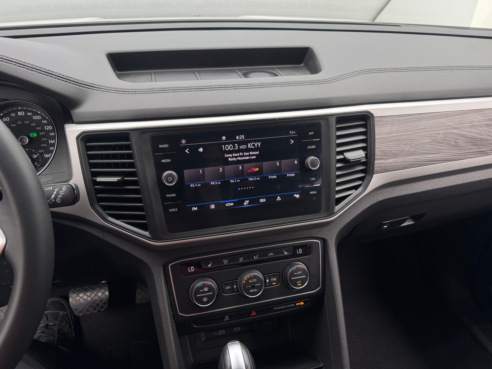Thumbnail: 2021 Volkswagen Atlas - 3