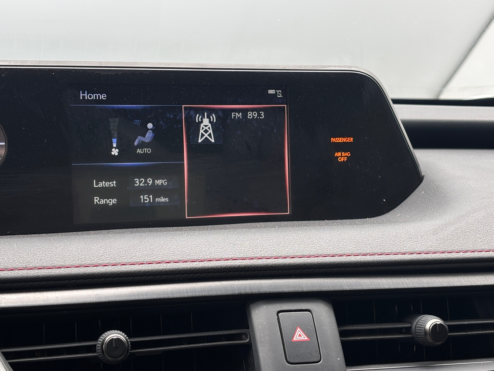 Thumbnail: 2019 Lexus UX - 3