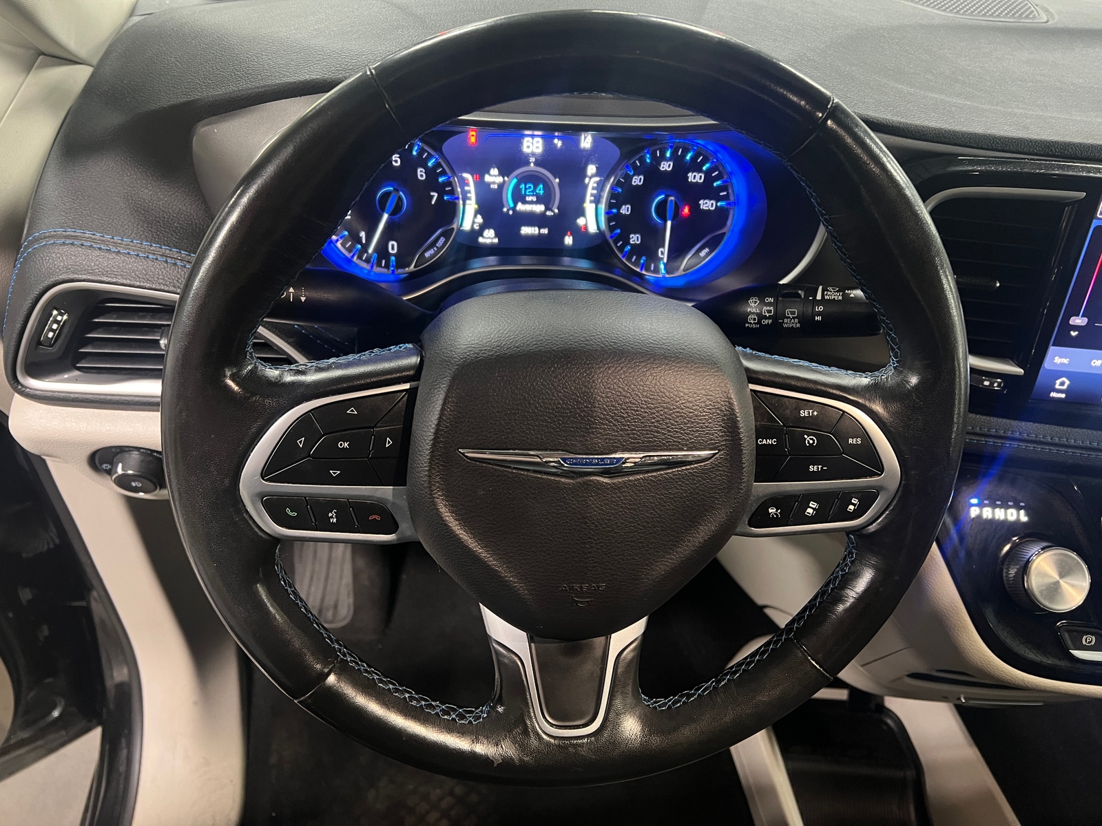 Thumbnail: 2021 Chrysler Pacifica - 4