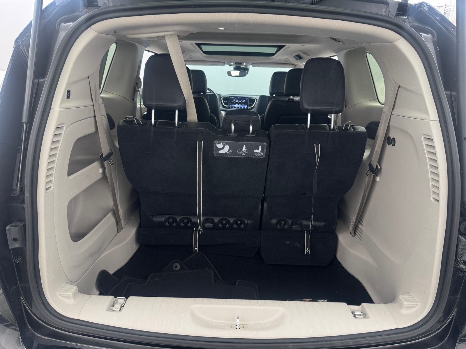 Thumbnail: 2021 Chrysler Pacifica - 6