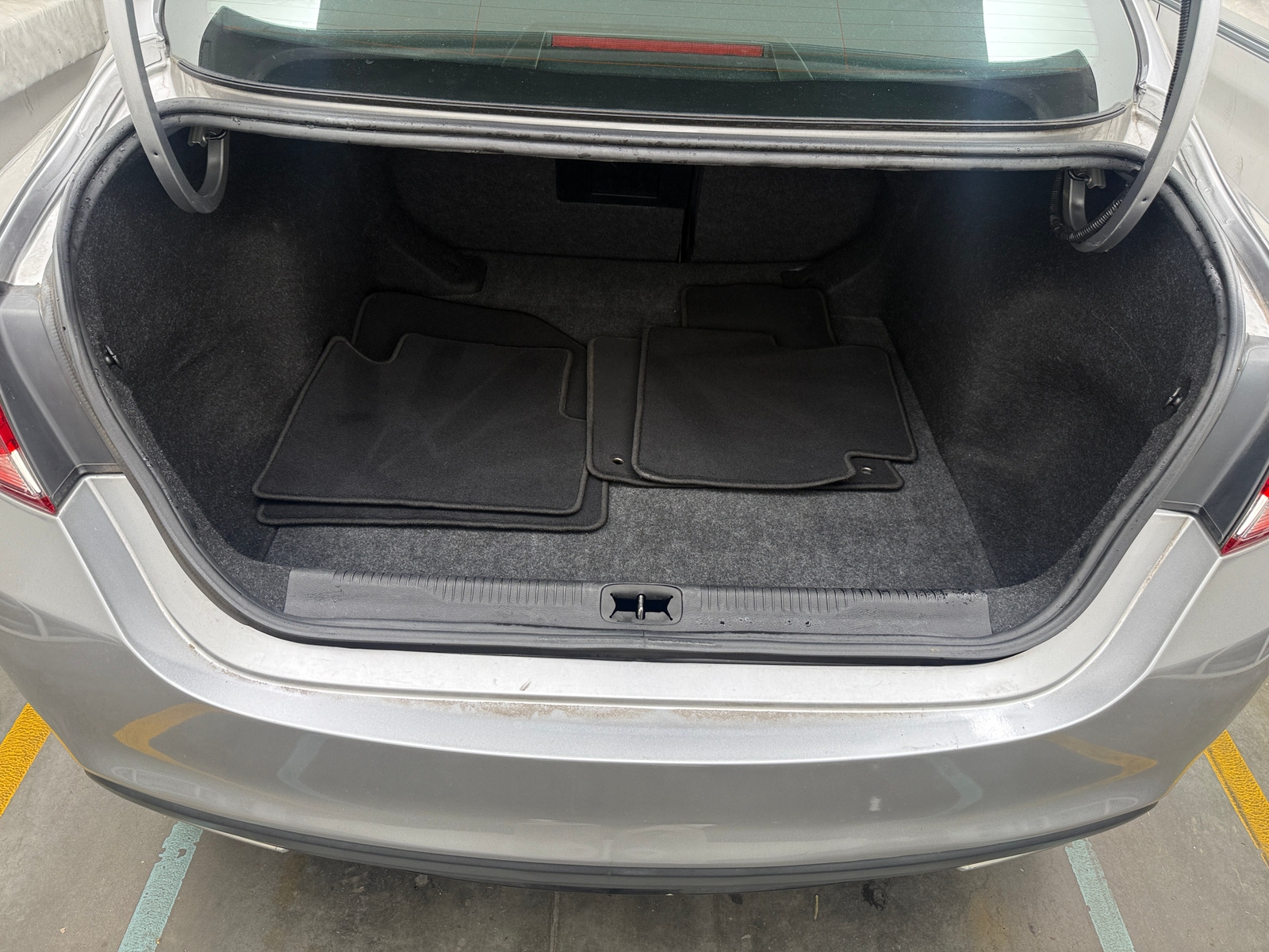 Thumbnail: 2016 Chrysler 200 - 6