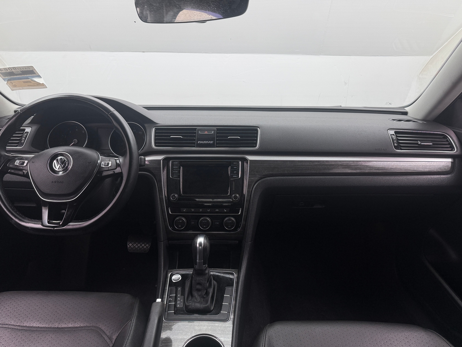 Thumbnail: 2018 Volkswagen Passat - 2