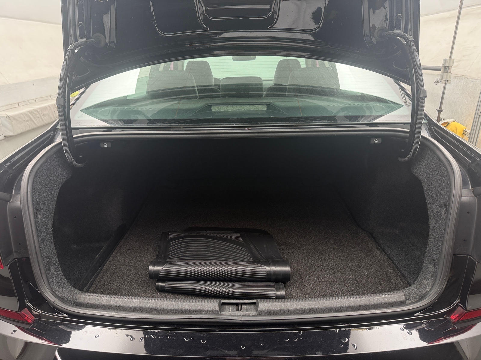 Thumbnail: 2018 Volkswagen Passat - 6