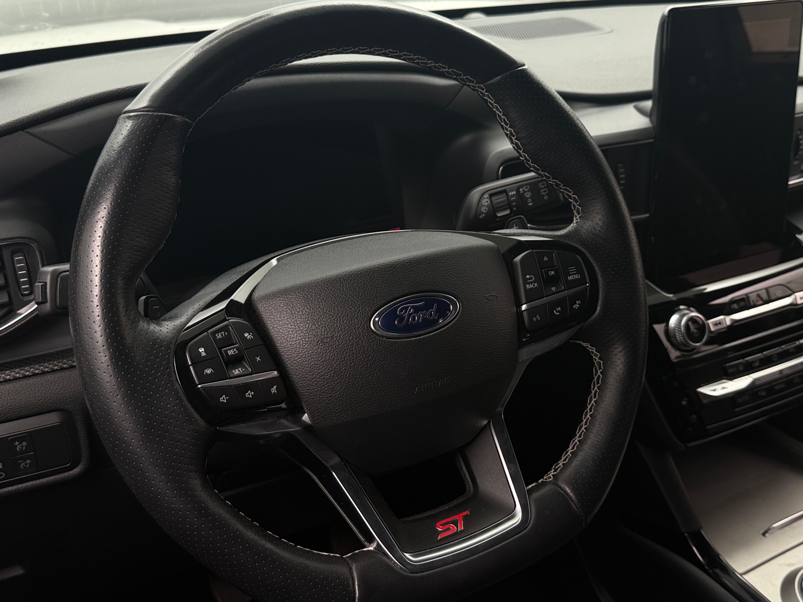 Thumbnail: 2022 Ford Explorer - 4