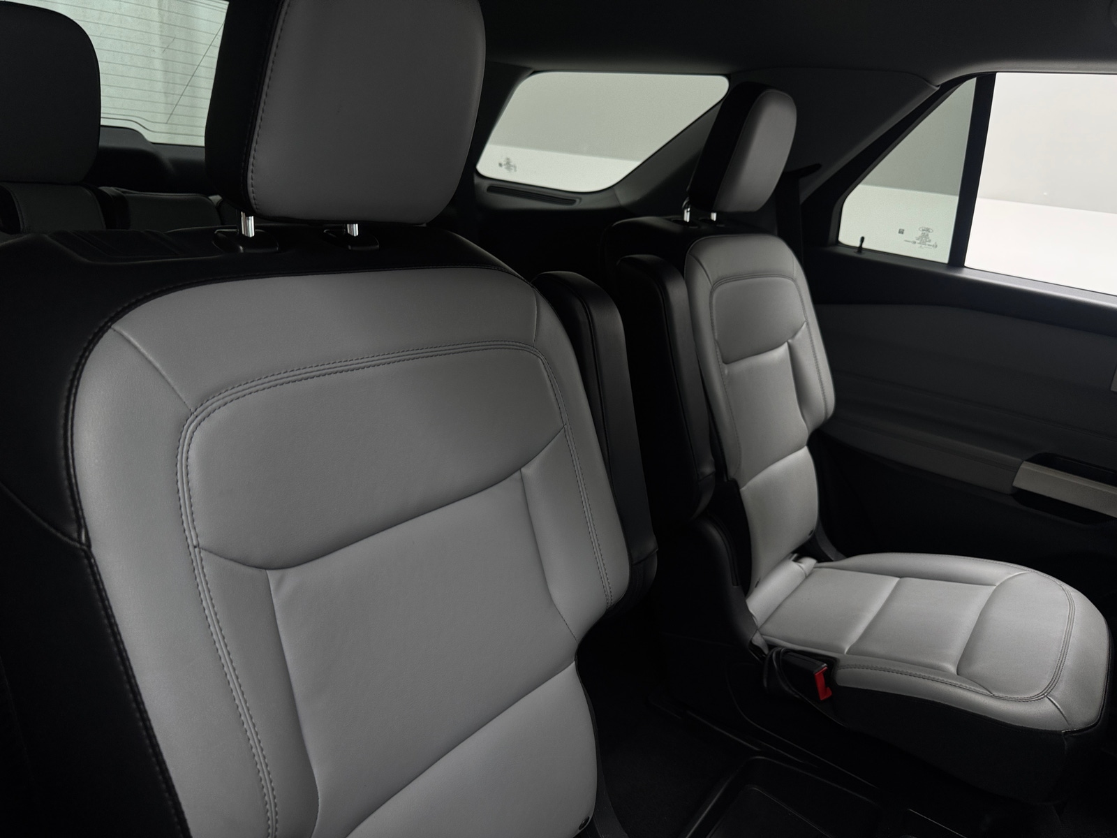 Thumbnail: 2021 Ford Explorer - 5