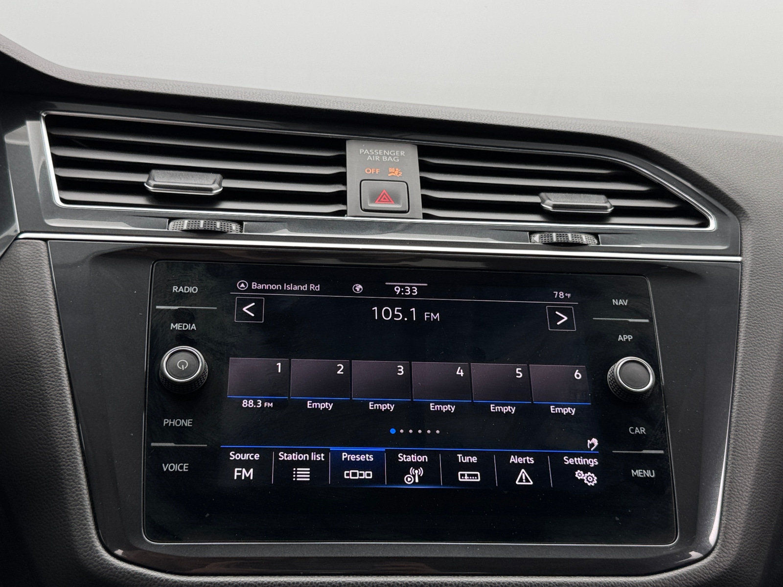 Thumbnail: 2021 Volkswagen Tiguan - 3