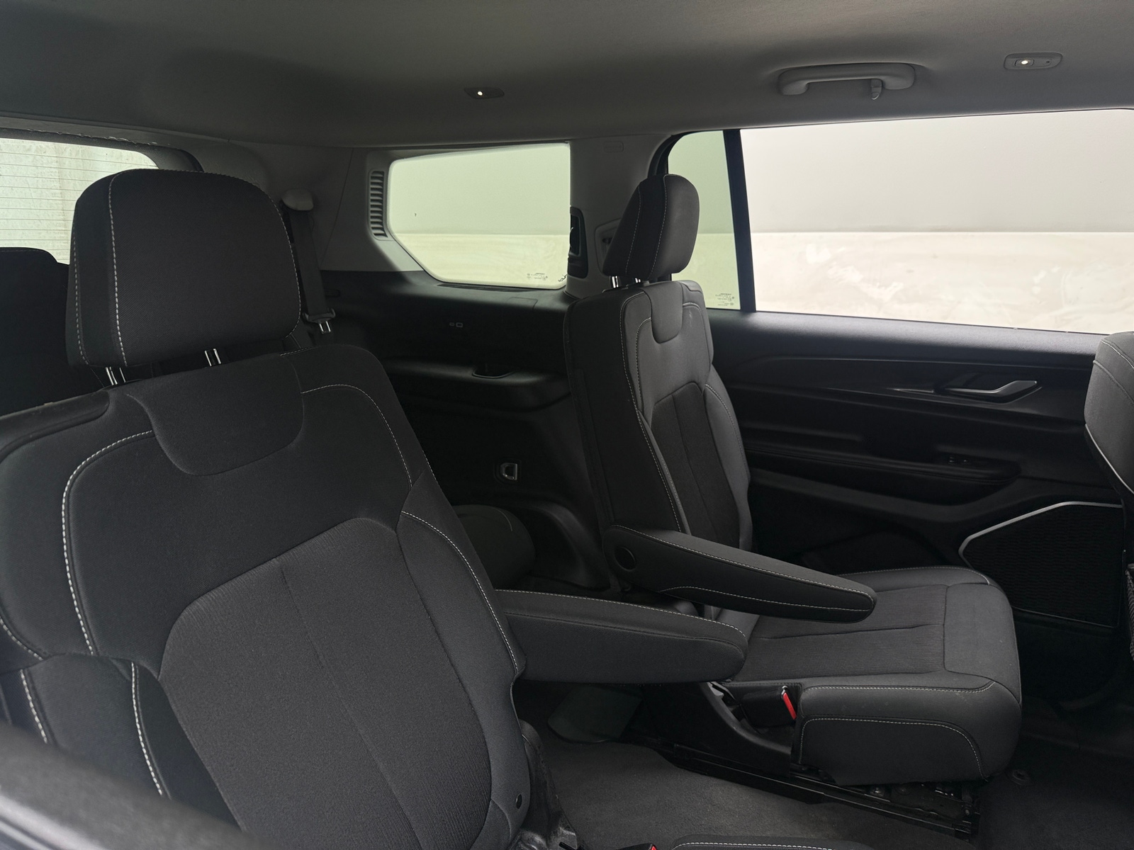 Thumbnail: 2022 Jeep Grand Cherokee L - 6