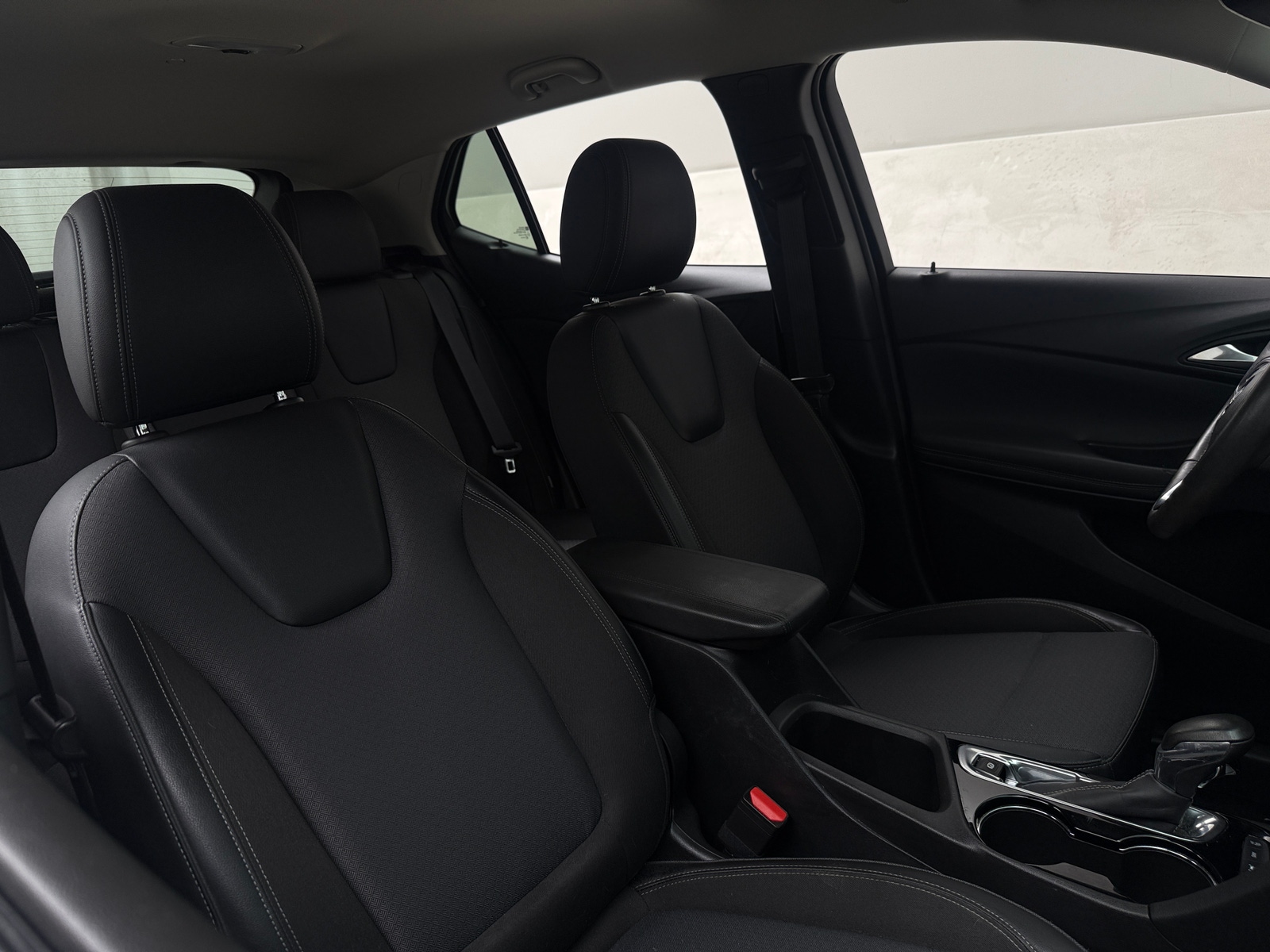 Thumbnail: 2022 Buick Encore GX - 2
