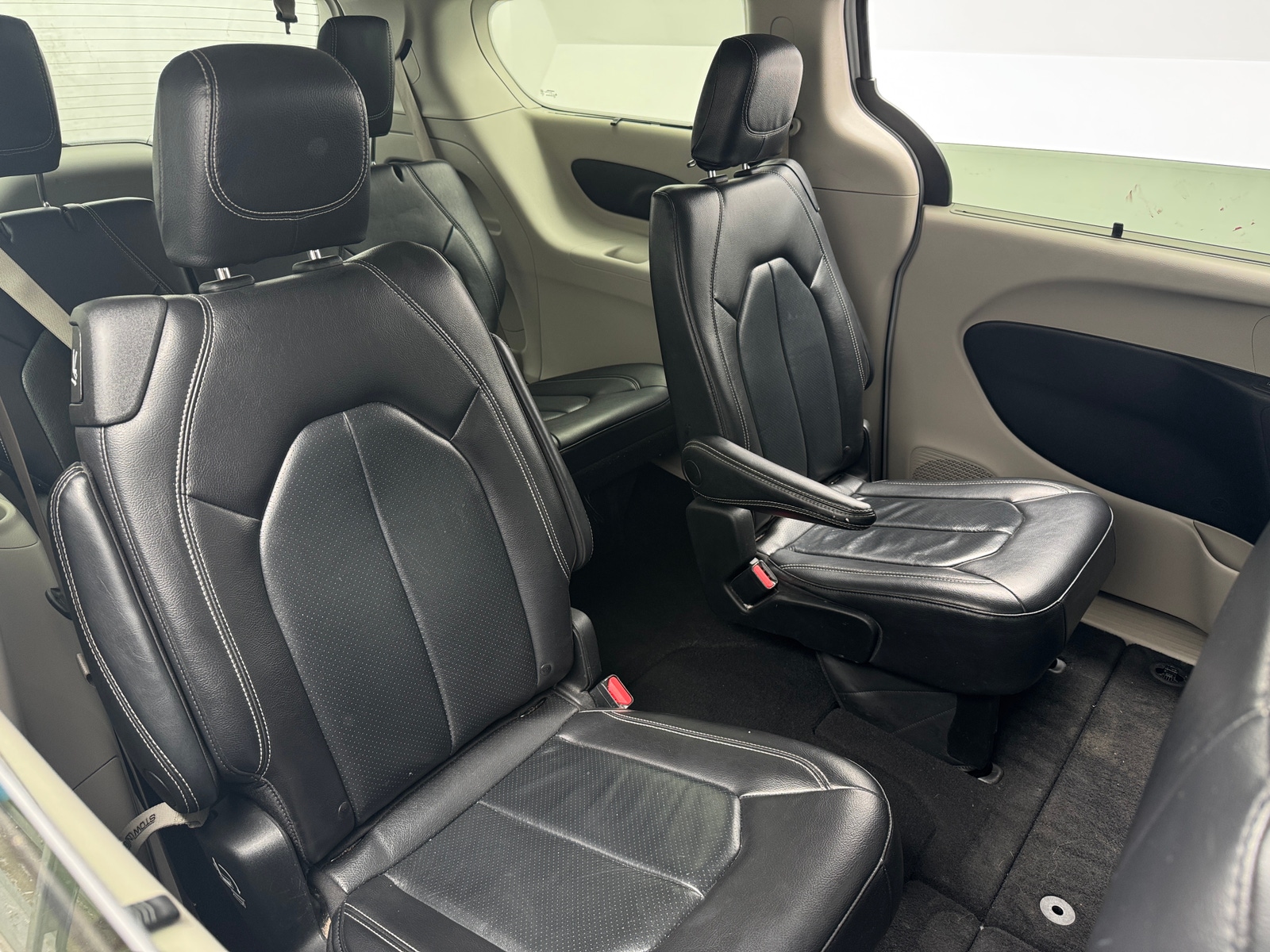 Thumbnail: 2022 Chrysler Pacifica - 5