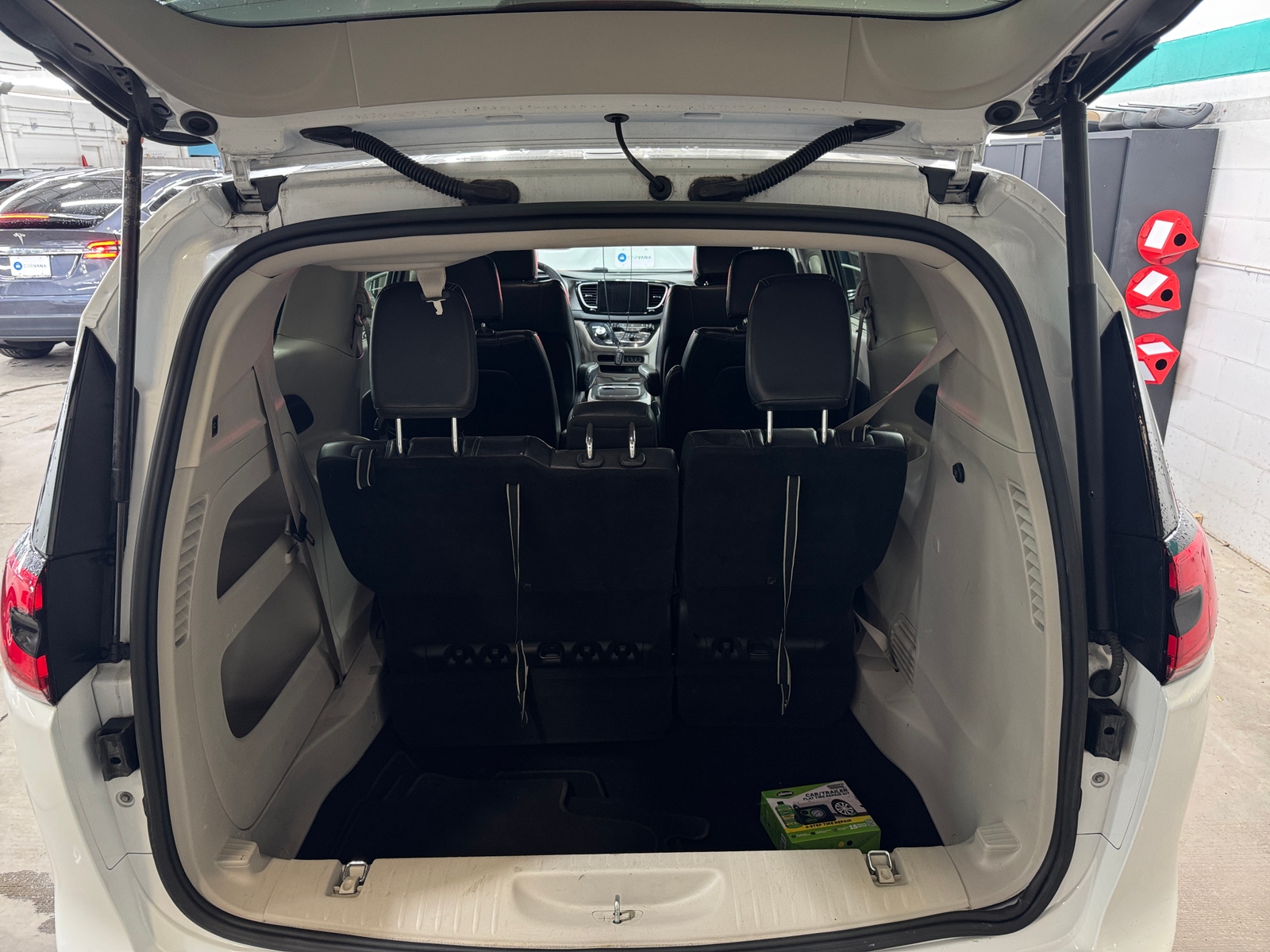 Thumbnail: 2022 Chrysler Pacifica - 6