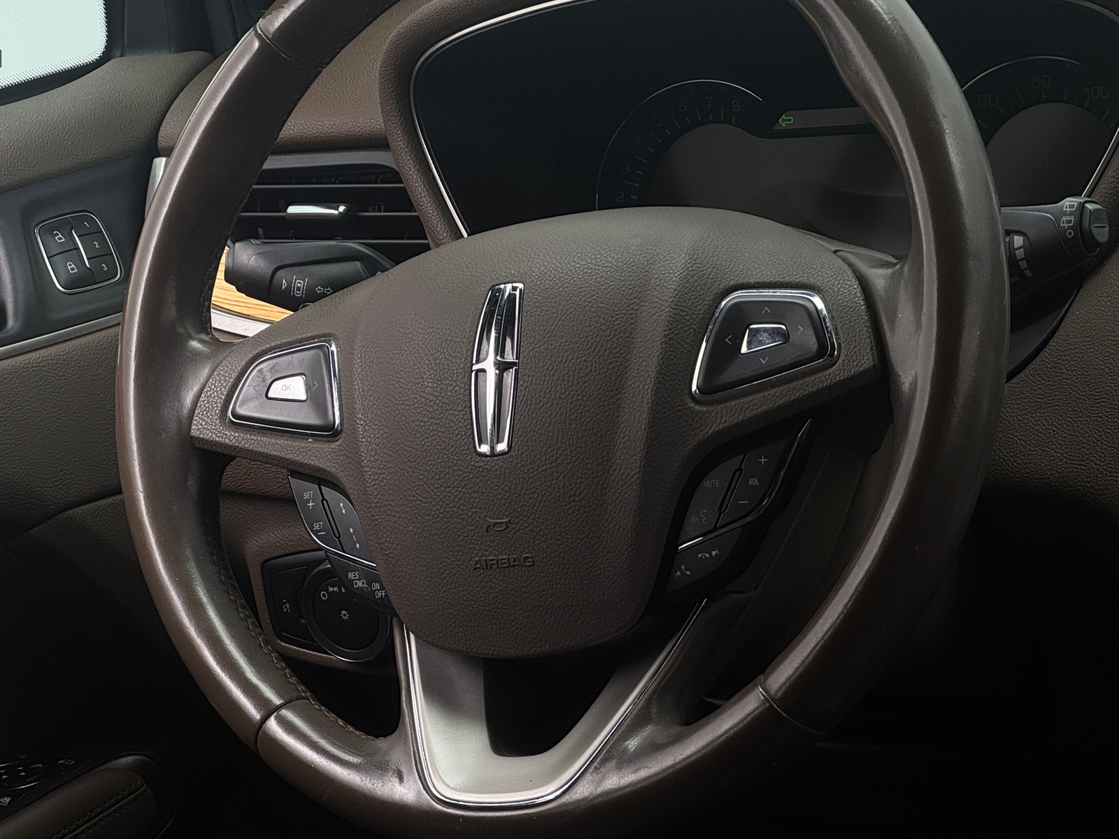 Thumbnail: 2015 Lincoln MKC - 4