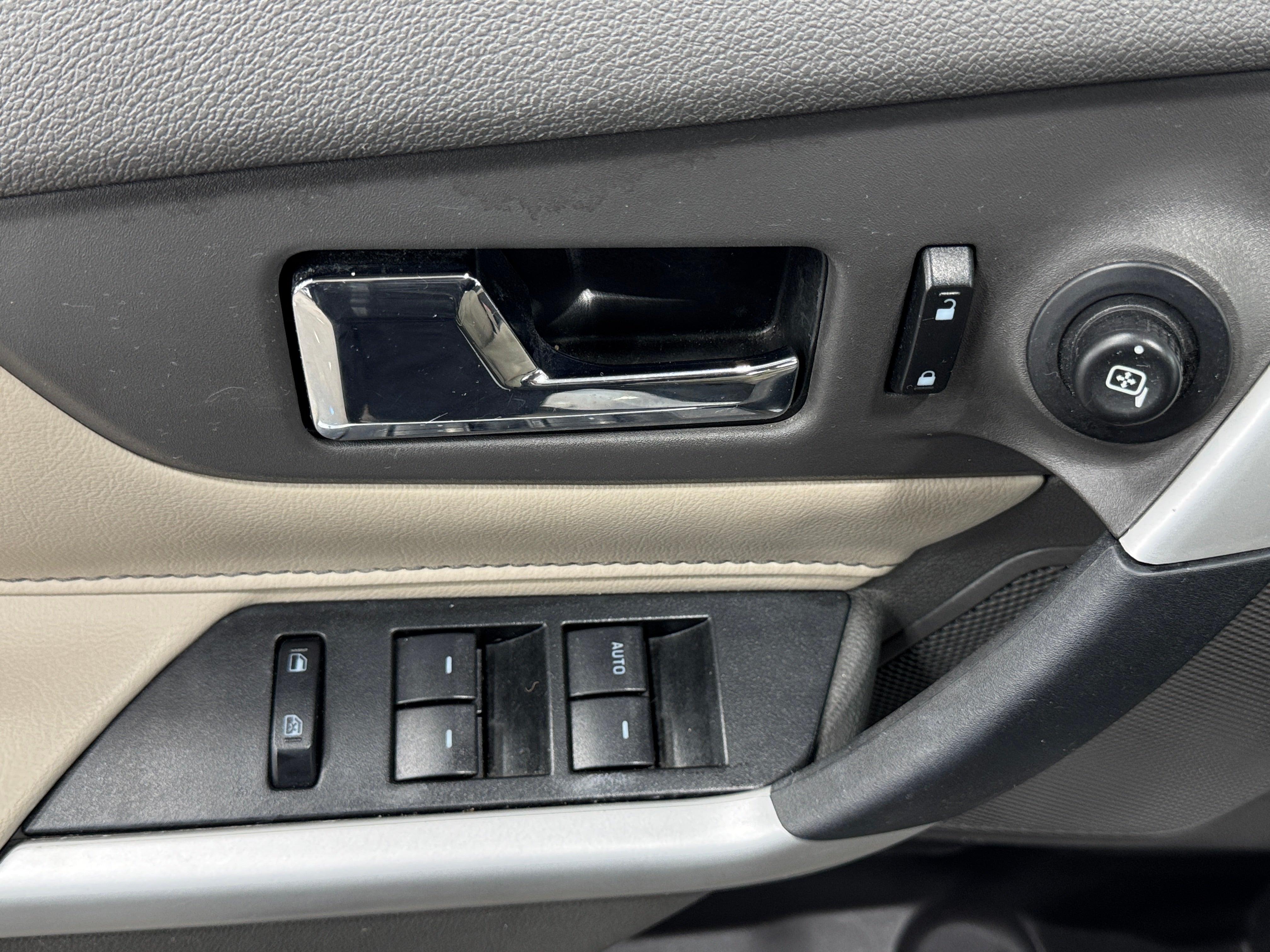 Used 2014 Ford Edge SE with VIN 2FMDK4GC4EBA02757 for sale in Pewaukee, WI
