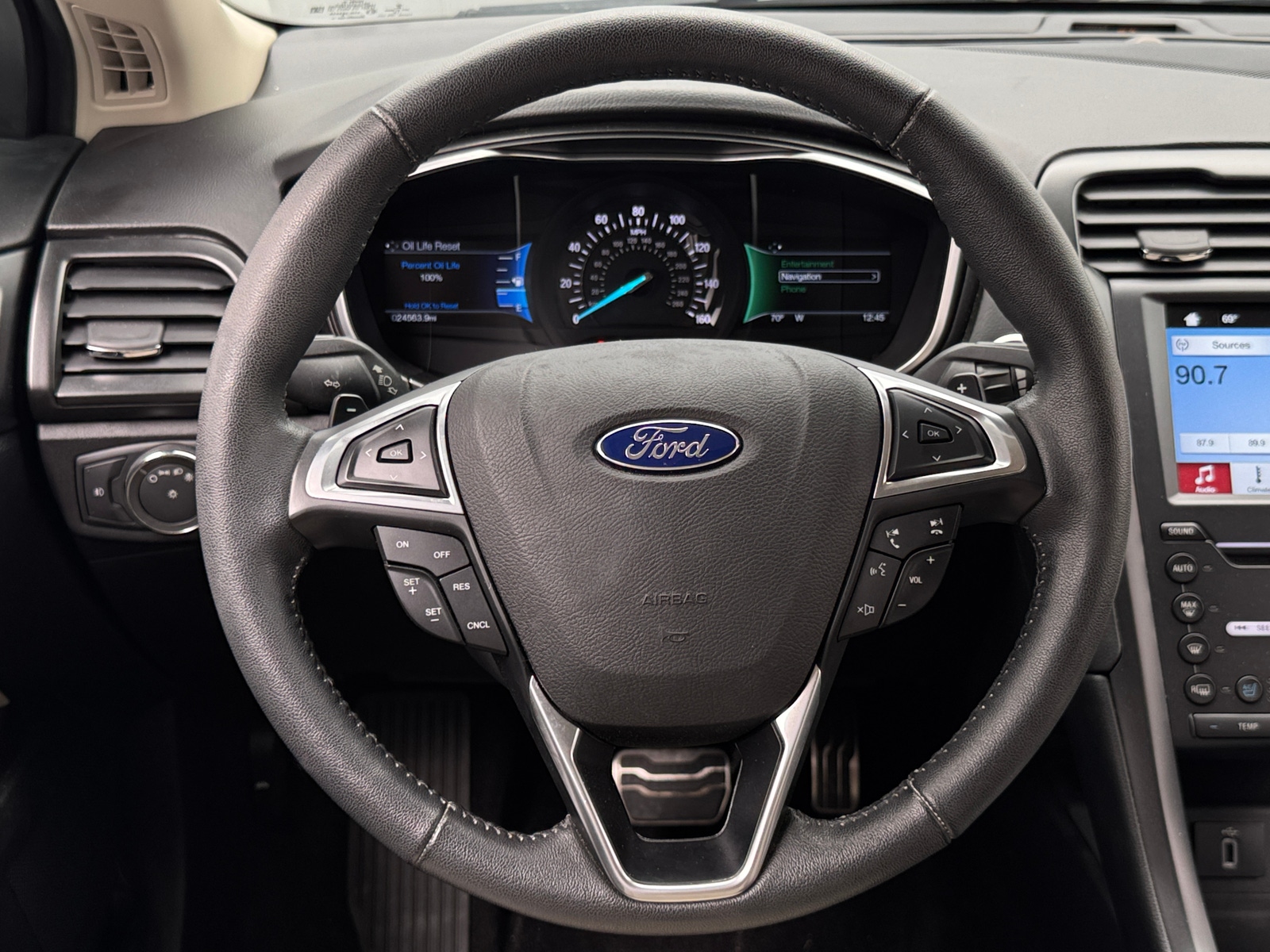 Thumbnail: 2017 Ford Fusion - 4