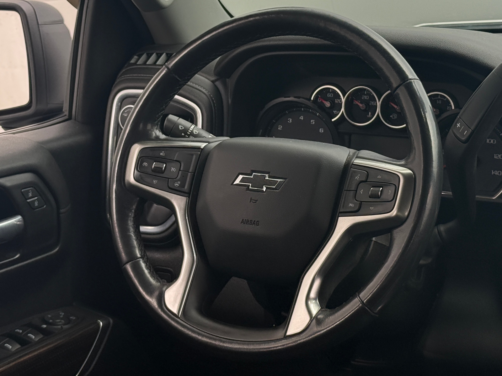 Thumbnail: 2021 Chevrolet Silverado 1500 - 5