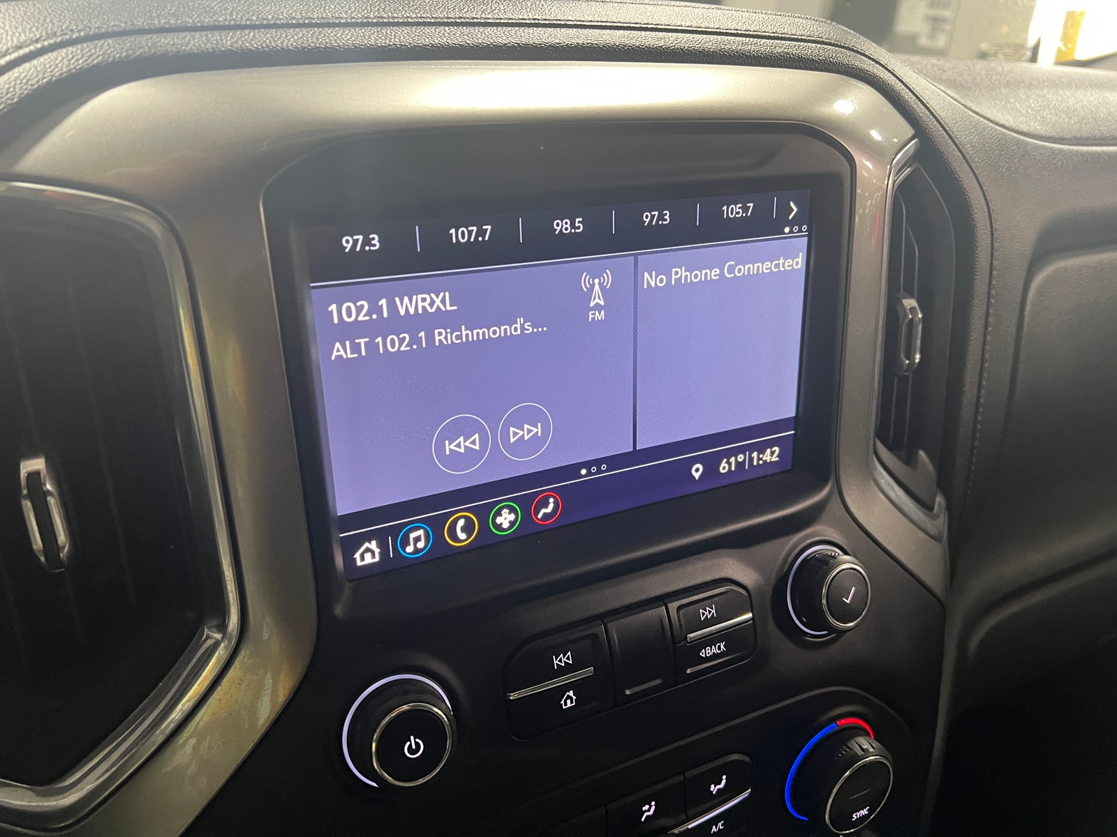 Thumbnail: 2019 Chevrolet Silverado 1500 - 4