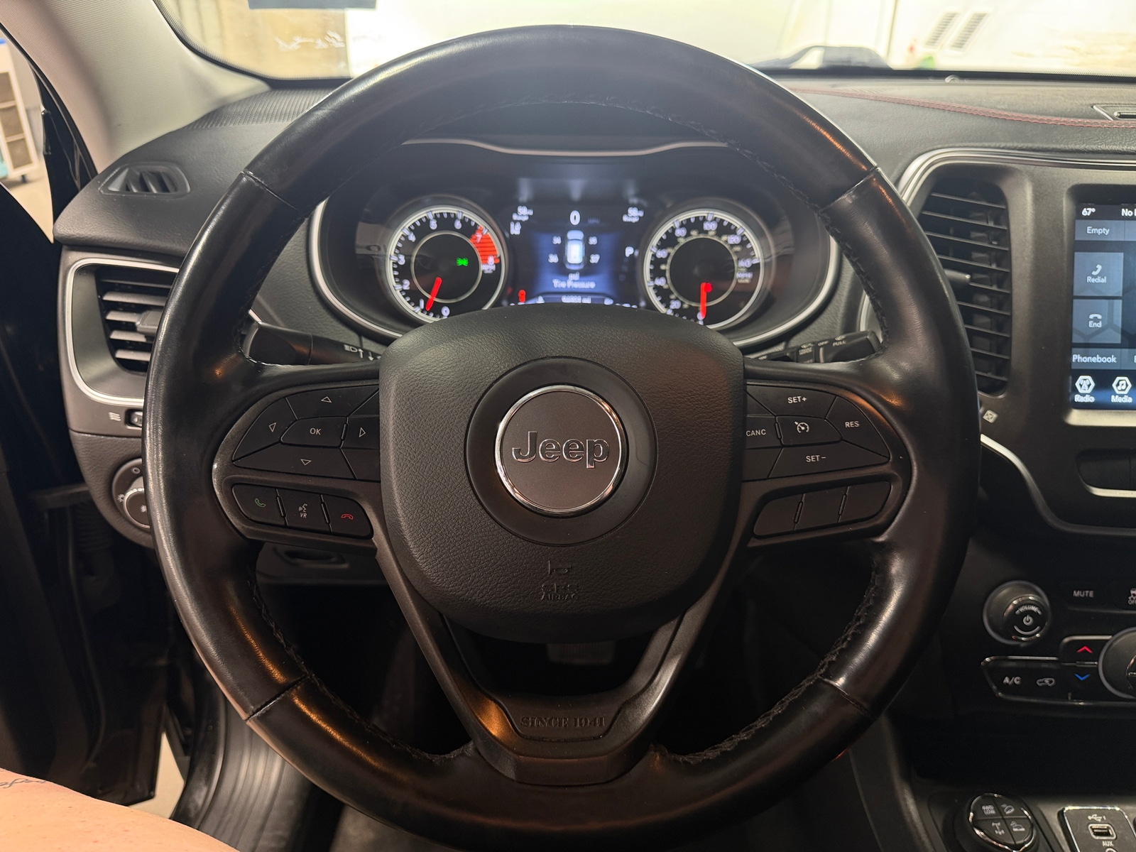 Thumbnail: 2021 Jeep Cherokee - 5