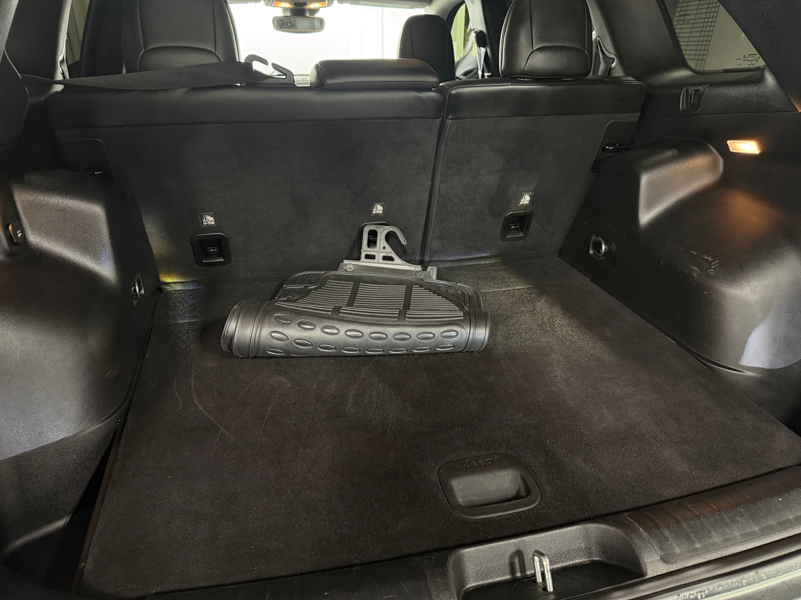 Thumbnail: 2021 Jeep Cherokee - 7