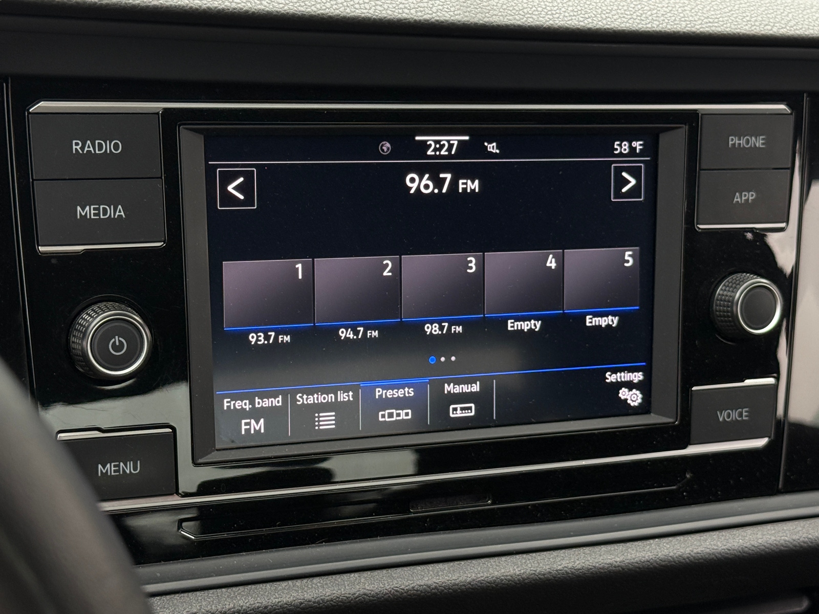 Thumbnail: 2024 Volkswagen Jetta - 4