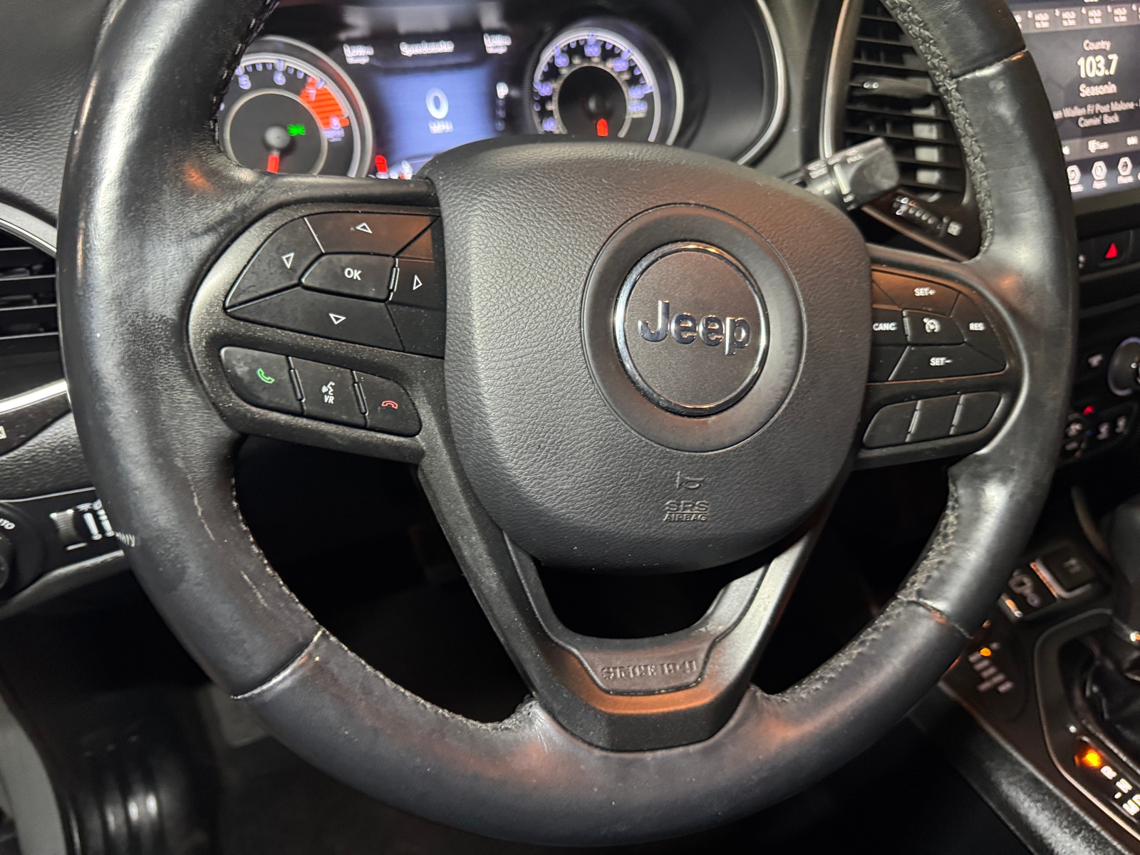 Thumbnail: 2019 Jeep Cherokee - 5