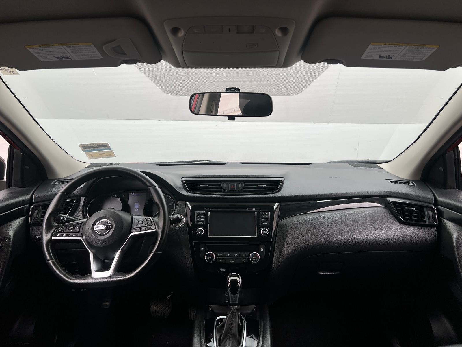 Thumbnail: 2018 Nissan Rogue Sport - 3