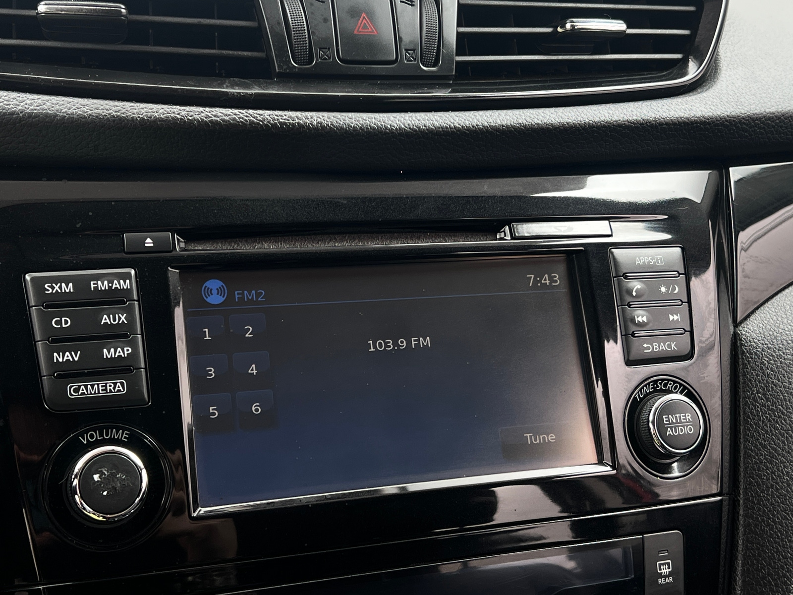 Thumbnail: 2018 Nissan Rogue Sport - 4