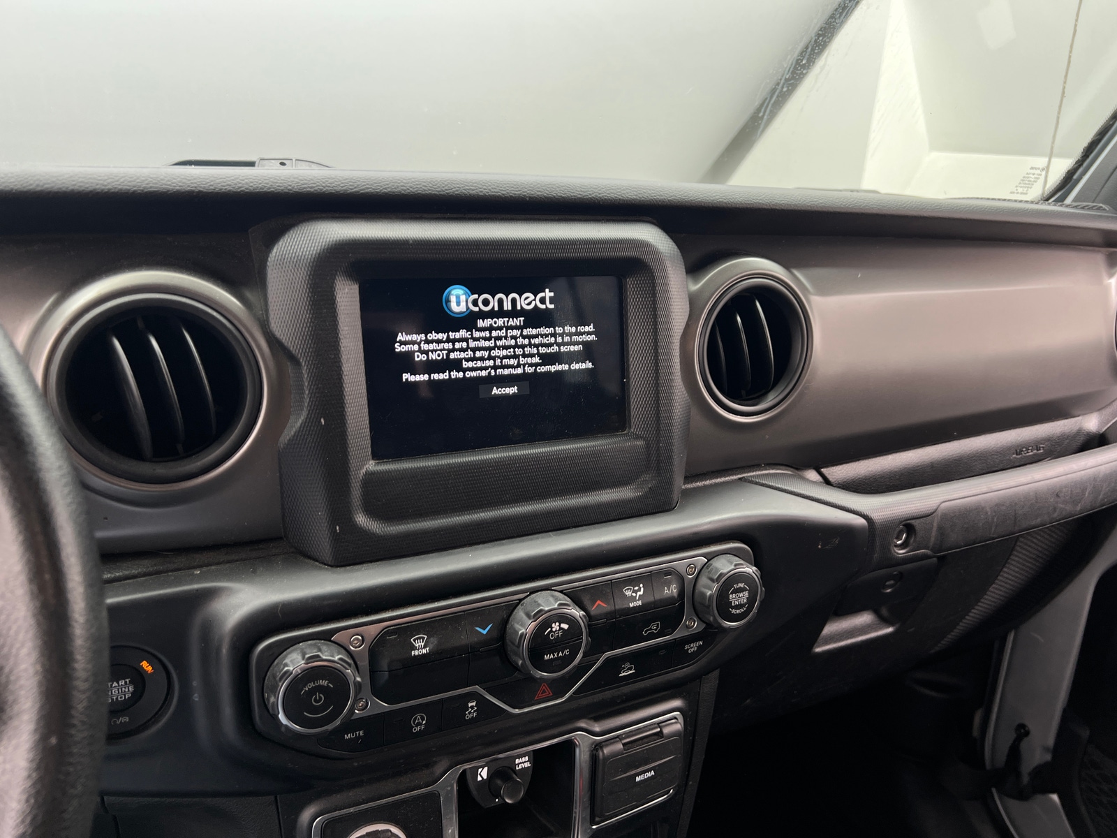 Thumbnail: 2022 Jeep Gladiator - 4