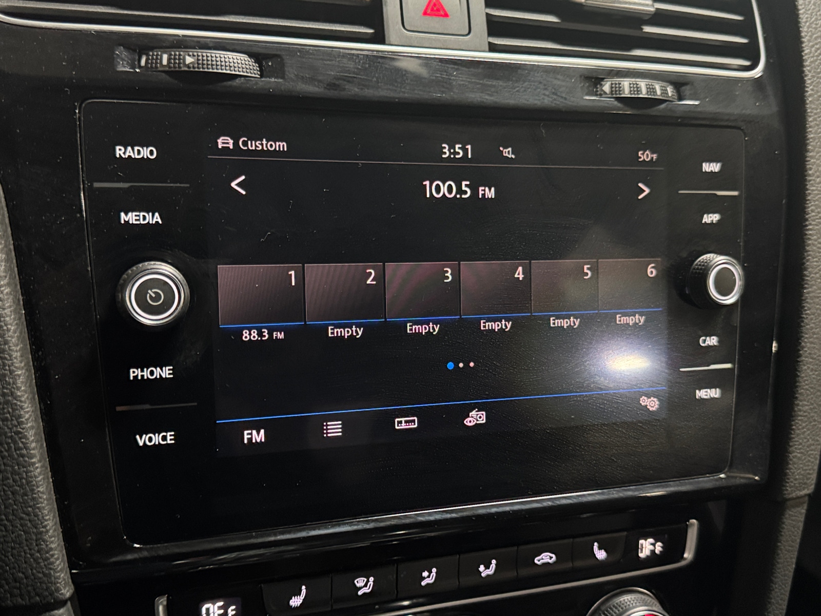 Thumbnail: 2019 Volkswagen Golf - 3