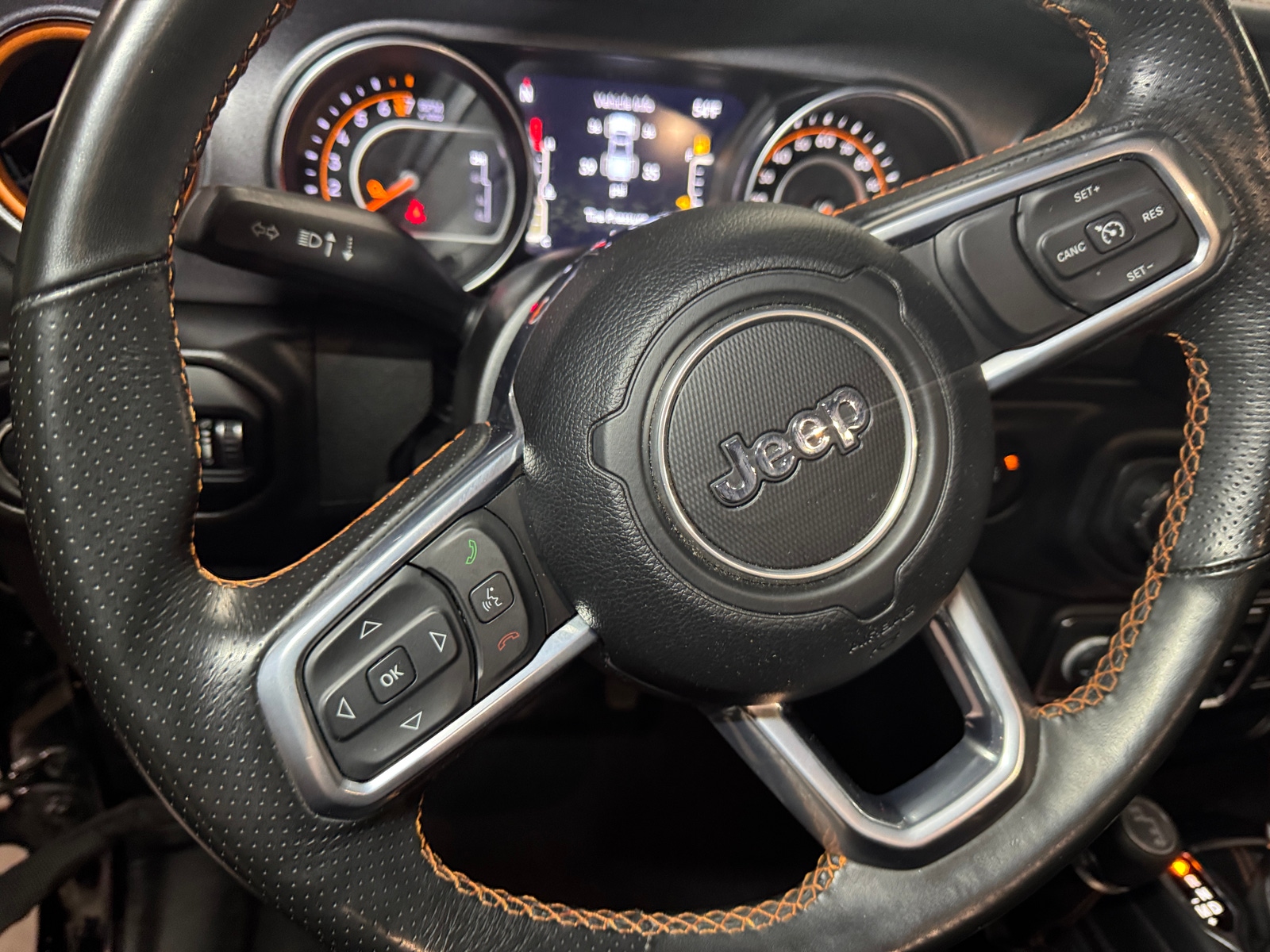 Thumbnail: 2023 Jeep Gladiator - 4