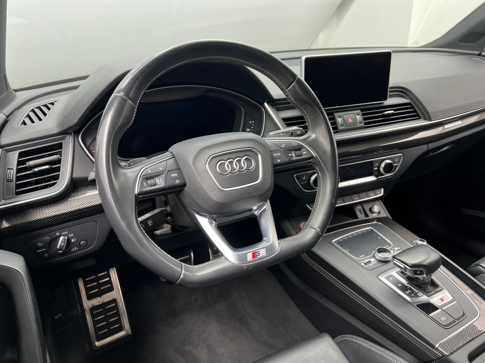 Thumbnail: 2020 Audi SQ5 - 4