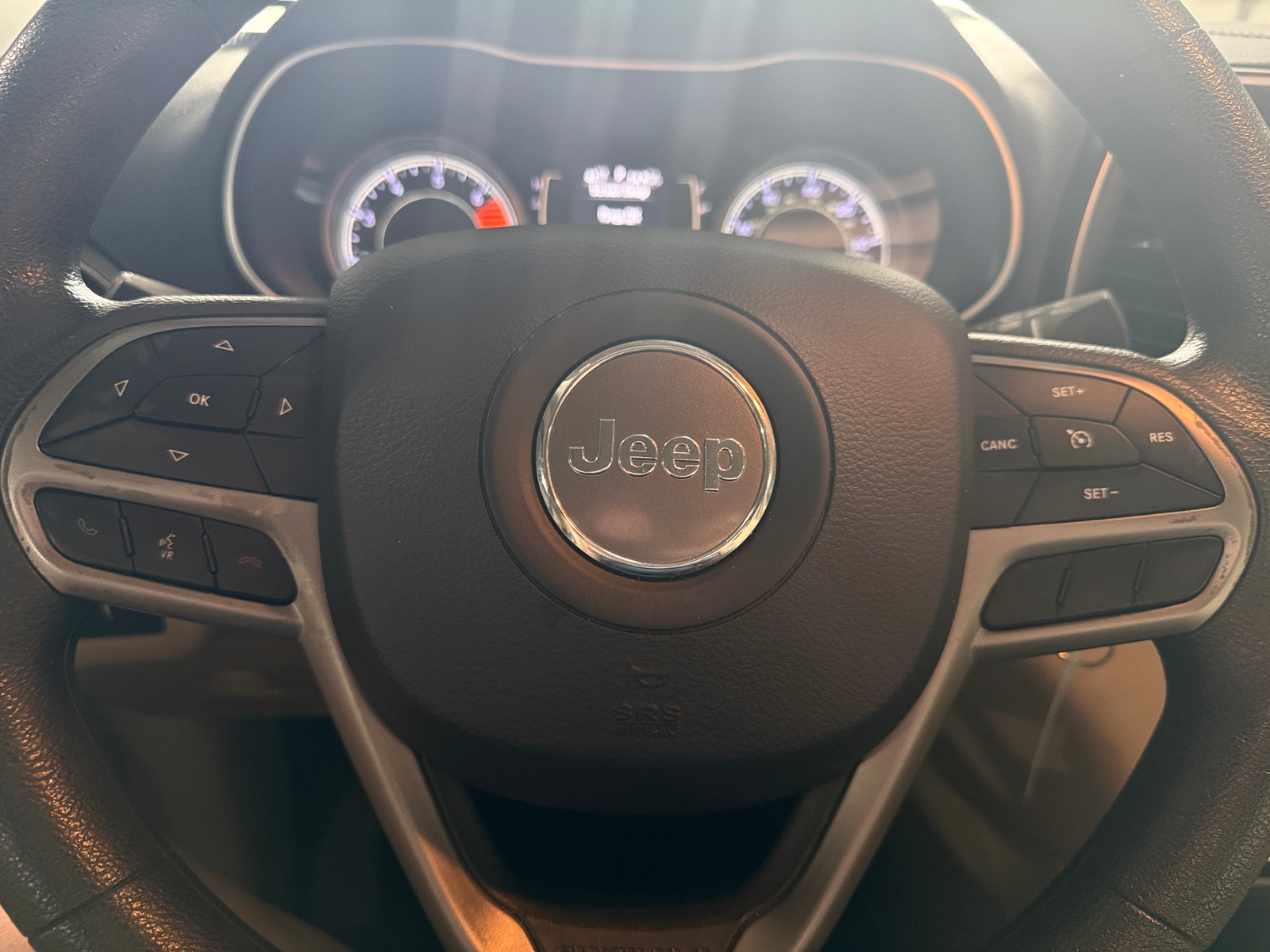 Thumbnail: 2019 Jeep Cherokee - 5