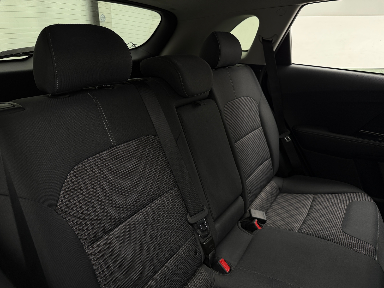 Thumbnail: 2022 Kia Niro - 6