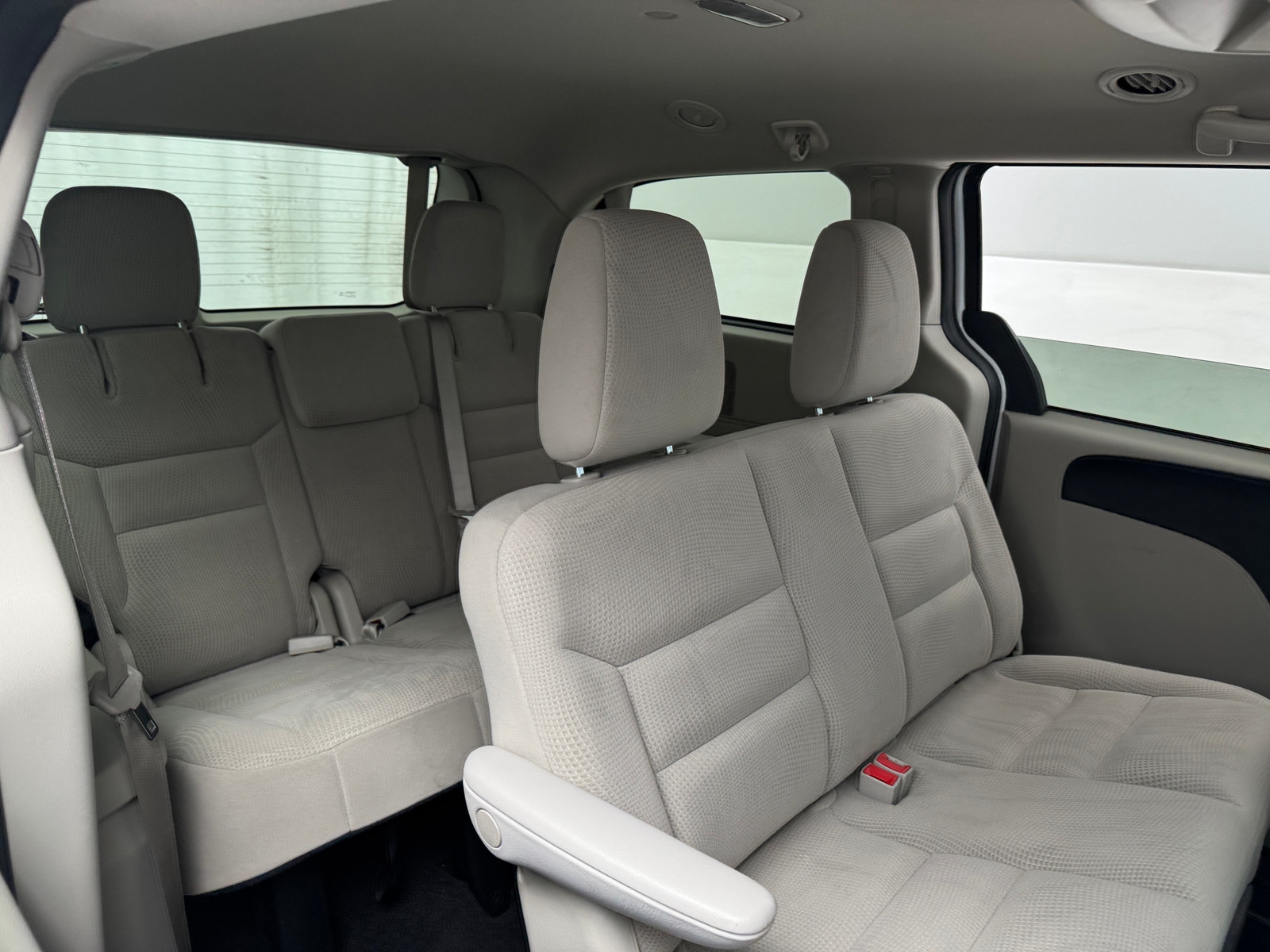 Thumbnail: 2017 Dodge Grand Caravan - 6