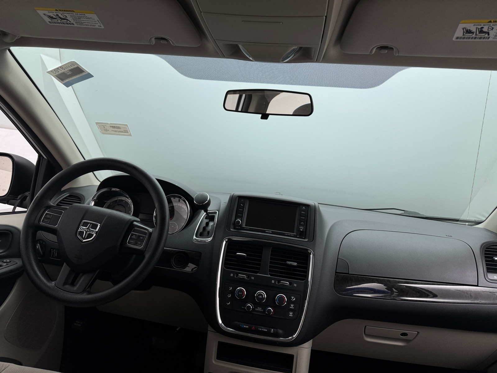 Thumbnail: 2017 Dodge Grand Caravan - 3