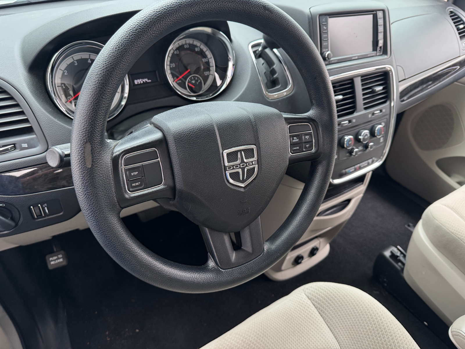 Thumbnail: 2017 Dodge Grand Caravan - 5
