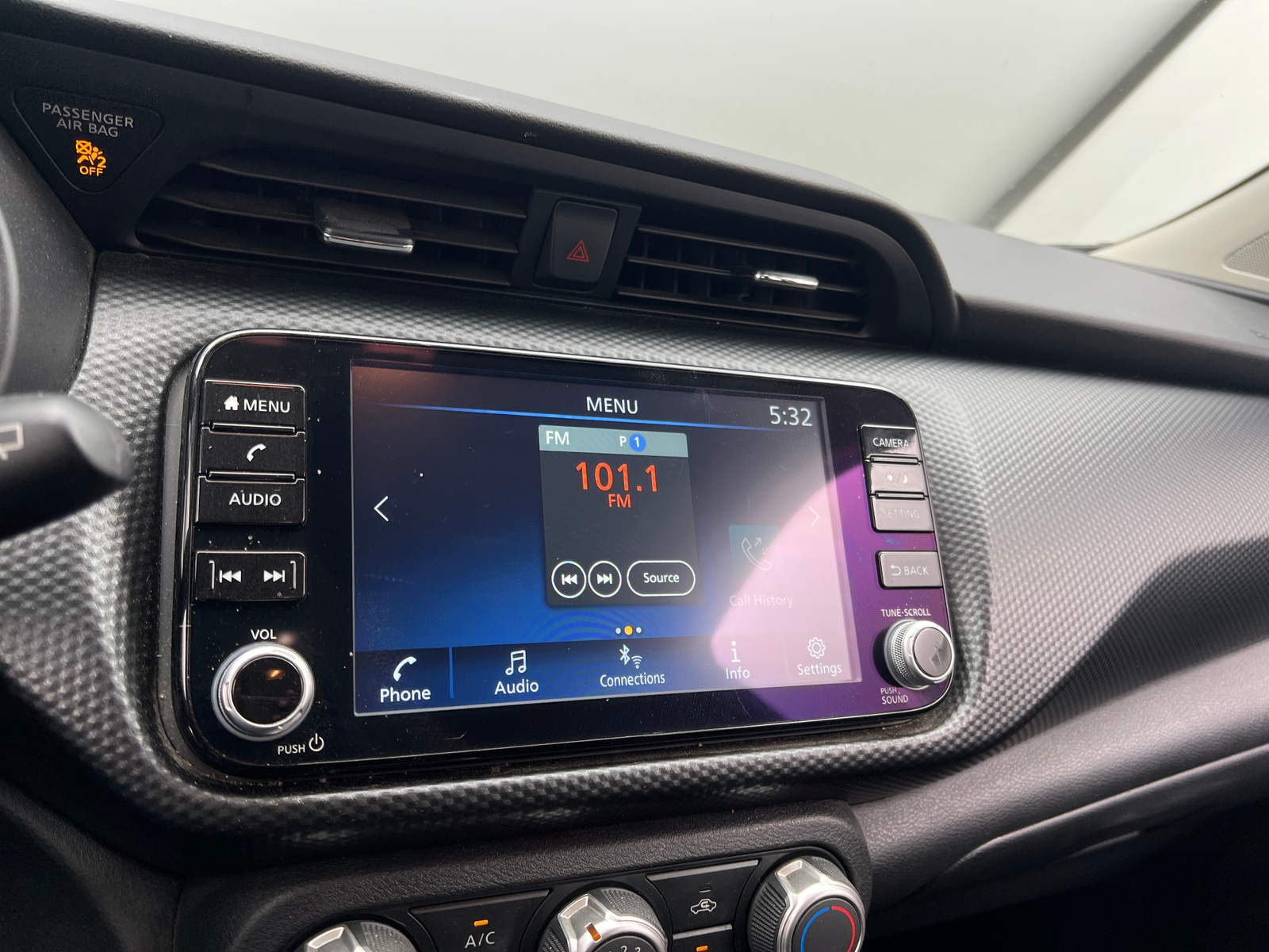 Thumbnail: 2024 Nissan Kicks - 4