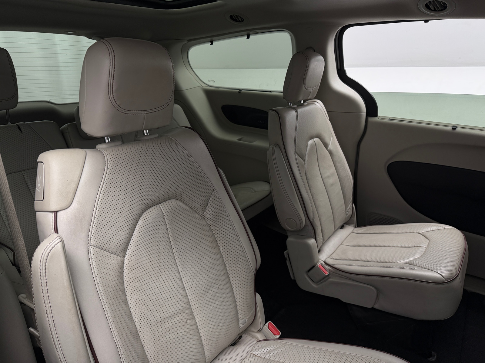 Thumbnail: 2020 Chrysler Pacifica - 5