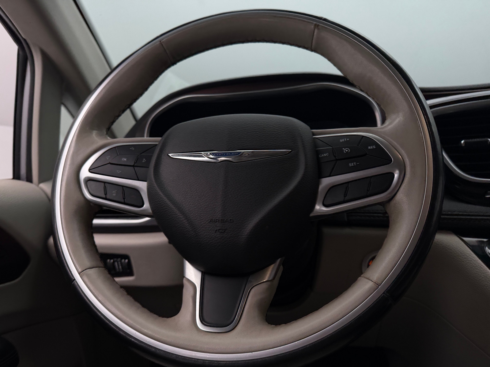 Thumbnail: 2020 Chrysler Pacifica - 4