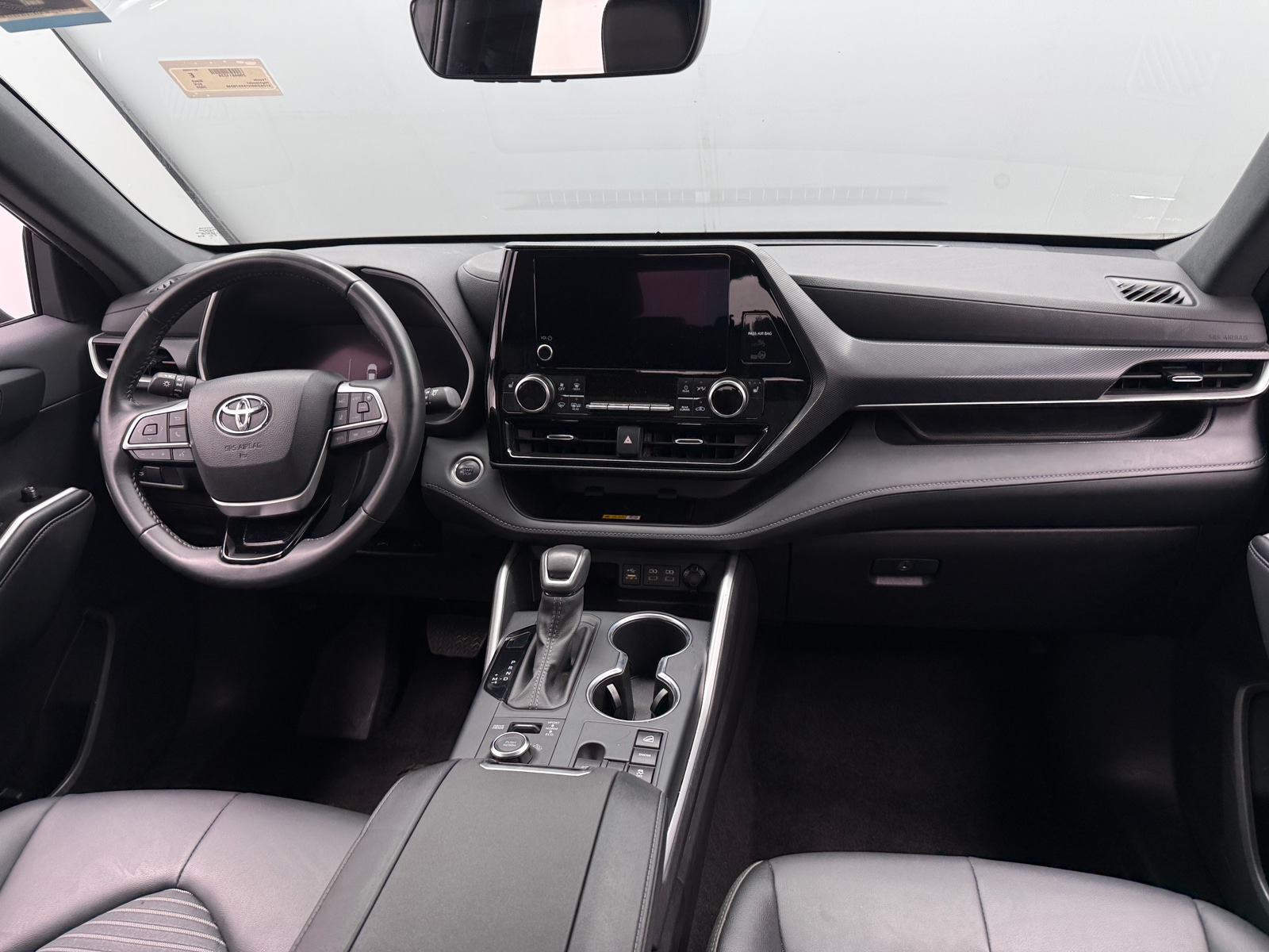 Thumbnail: 2025 Toyota Highlander - 3