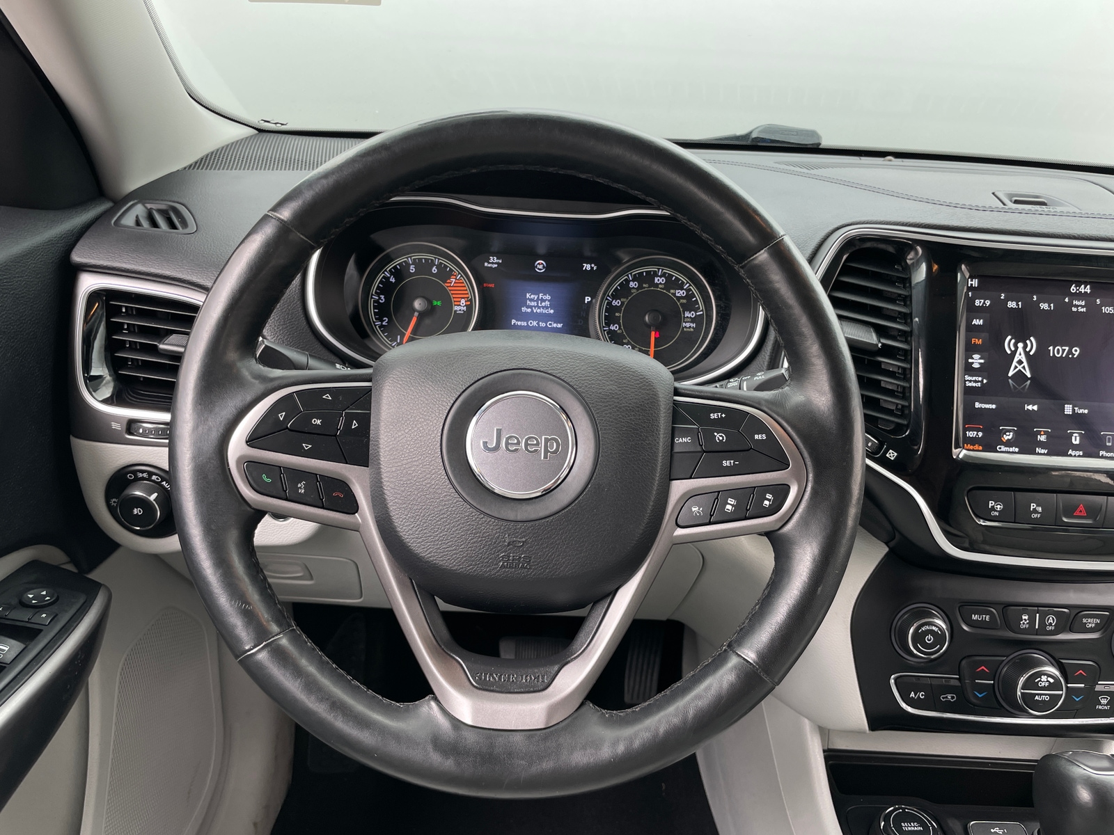 Thumbnail: 2019 Jeep Cherokee - 4