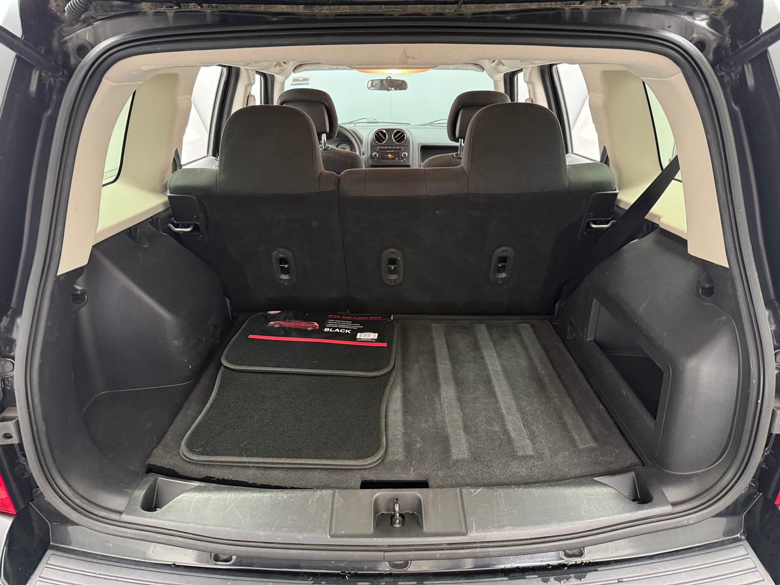 Thumbnail: 2015 Jeep Patriot - 7