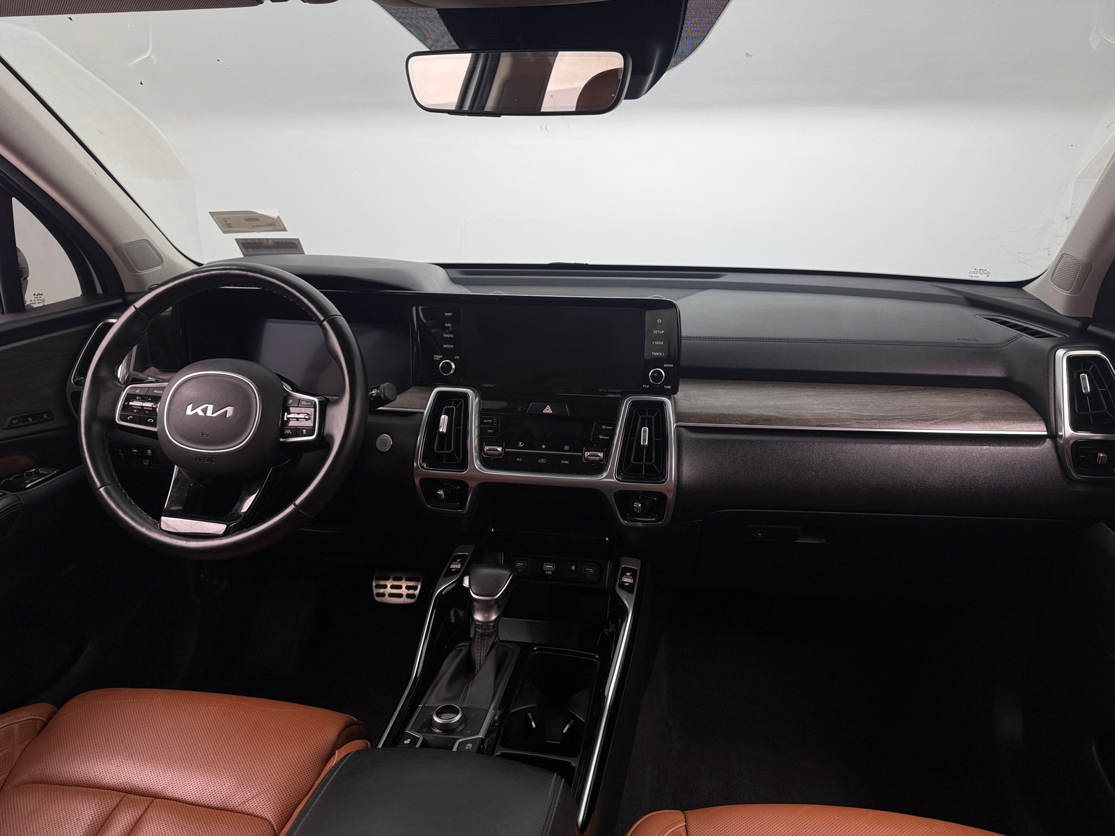 Thumbnail: 2023 Kia Sorento - 2