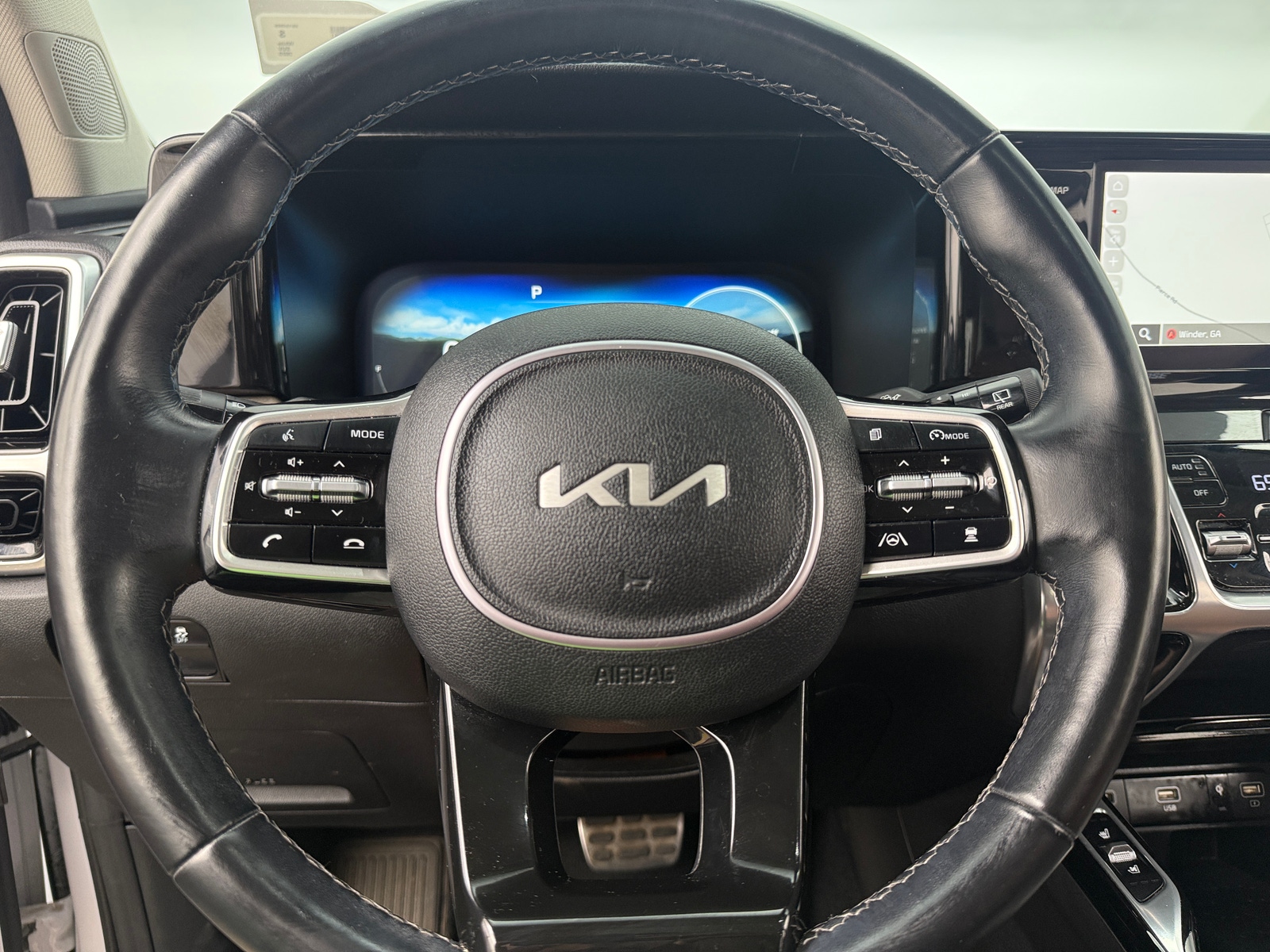Thumbnail: 2023 Kia Sorento - 4