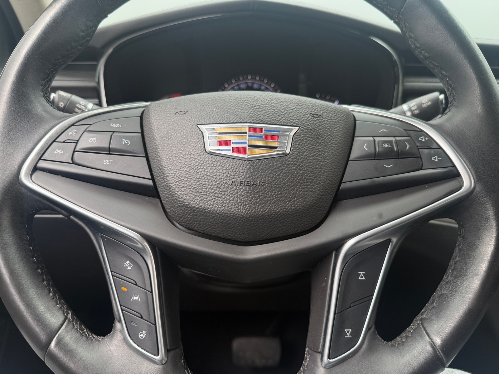 Thumbnail: 2017 Cadillac XT5 - 4
